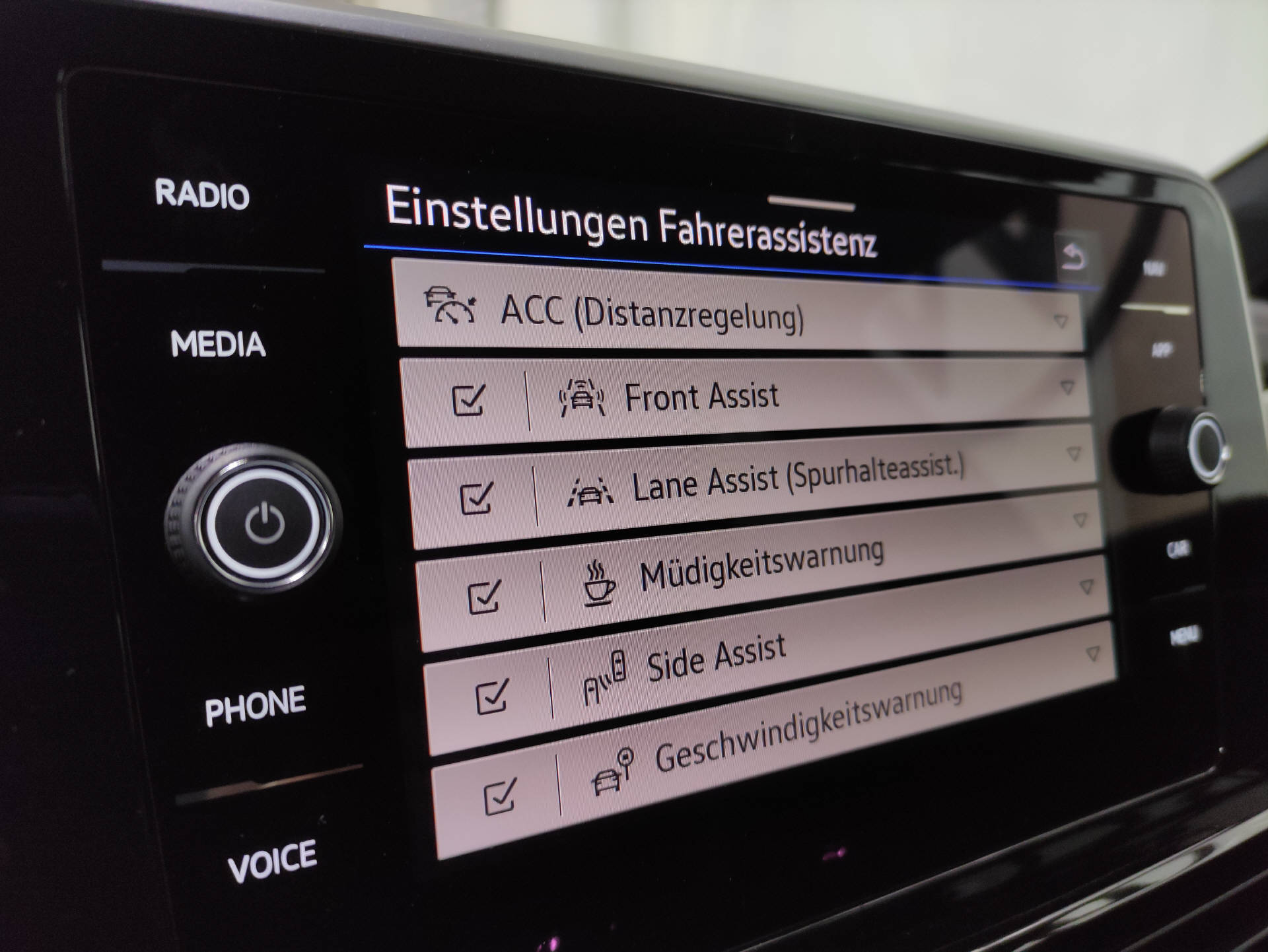 VW T-Roc 2.0 TSI R-Line DSG 4motion-image-8