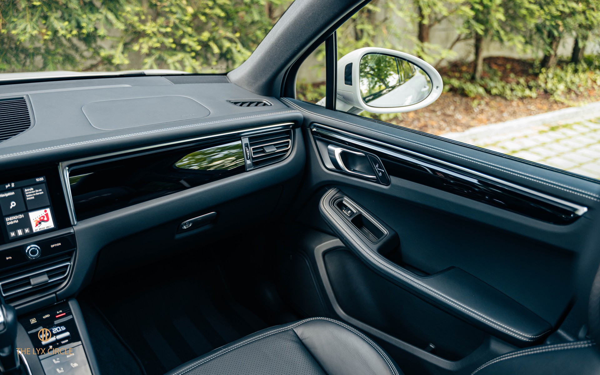 PORSCHE Macan GTS PDK-image-12