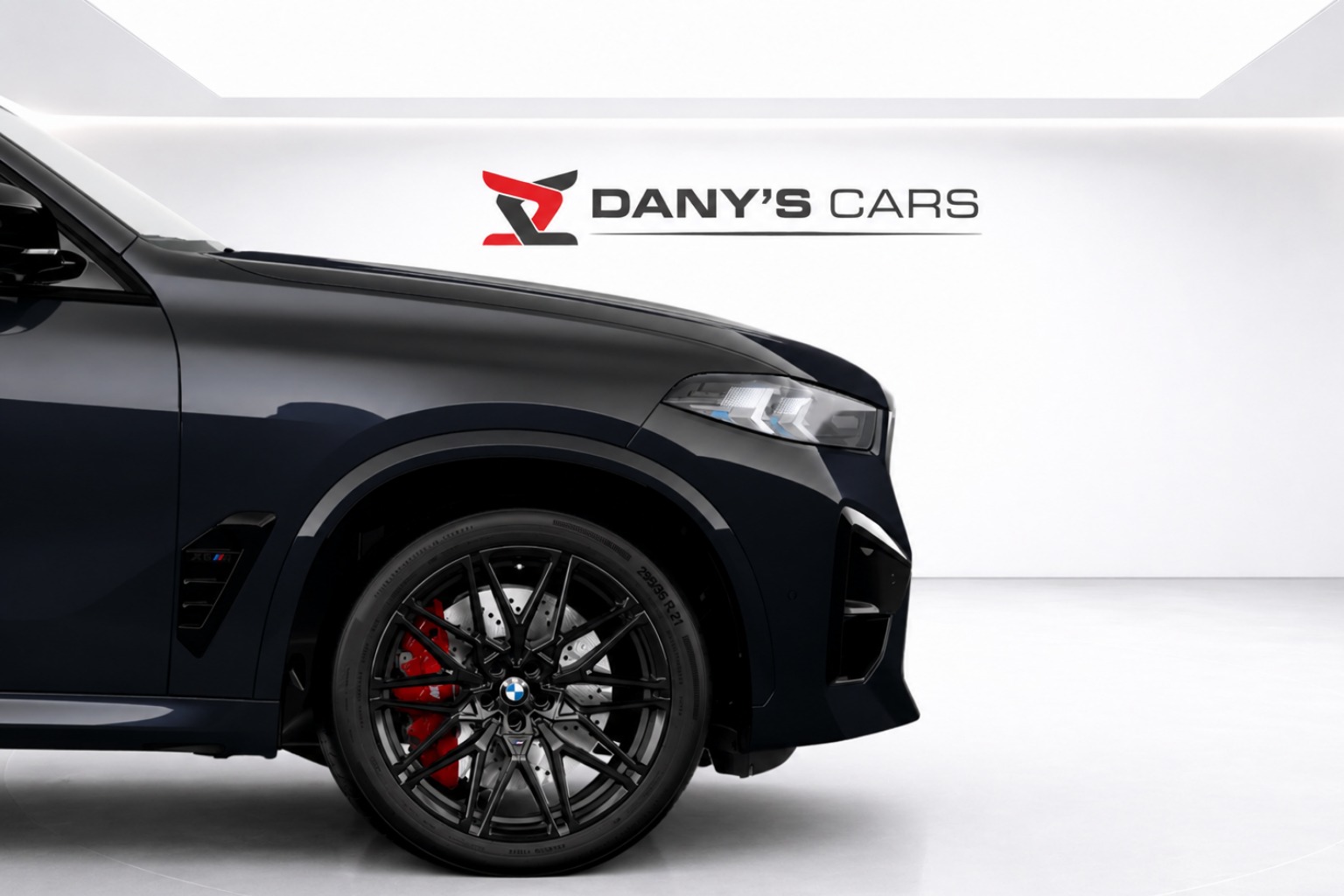 BMW X5M Competition Individual-showroom-element-3