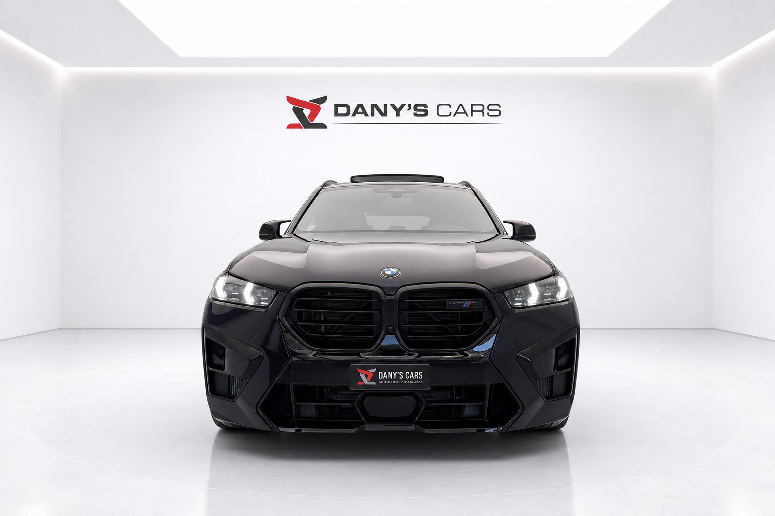 BMW X5M Competition Individual-showroom-element-1