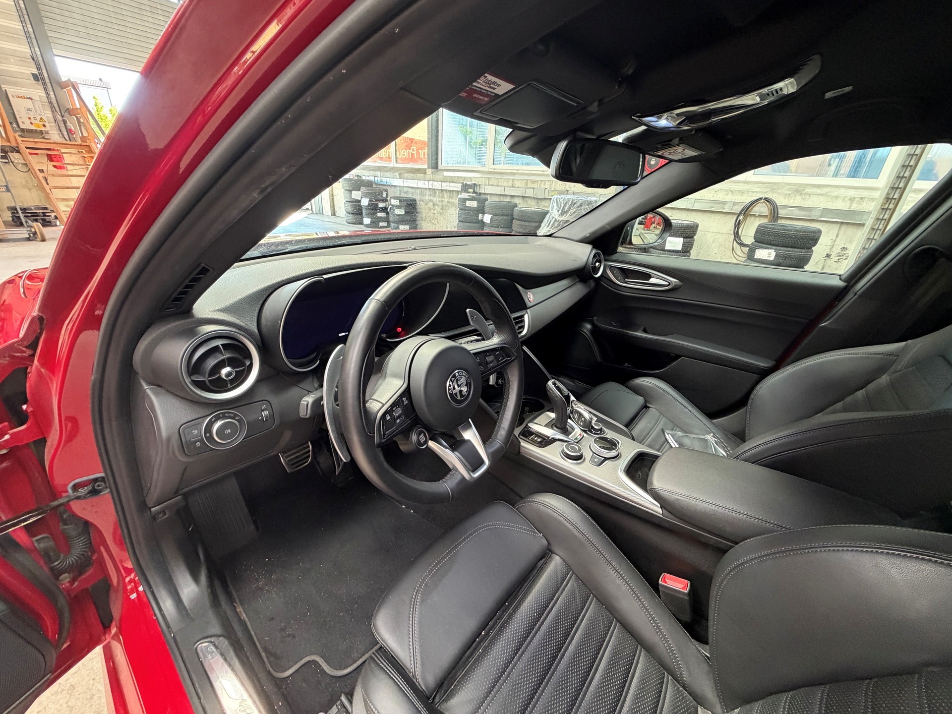 ALFA ROMEO Giulia 2.0 Veloce Q4 AT8-showroom-element-3