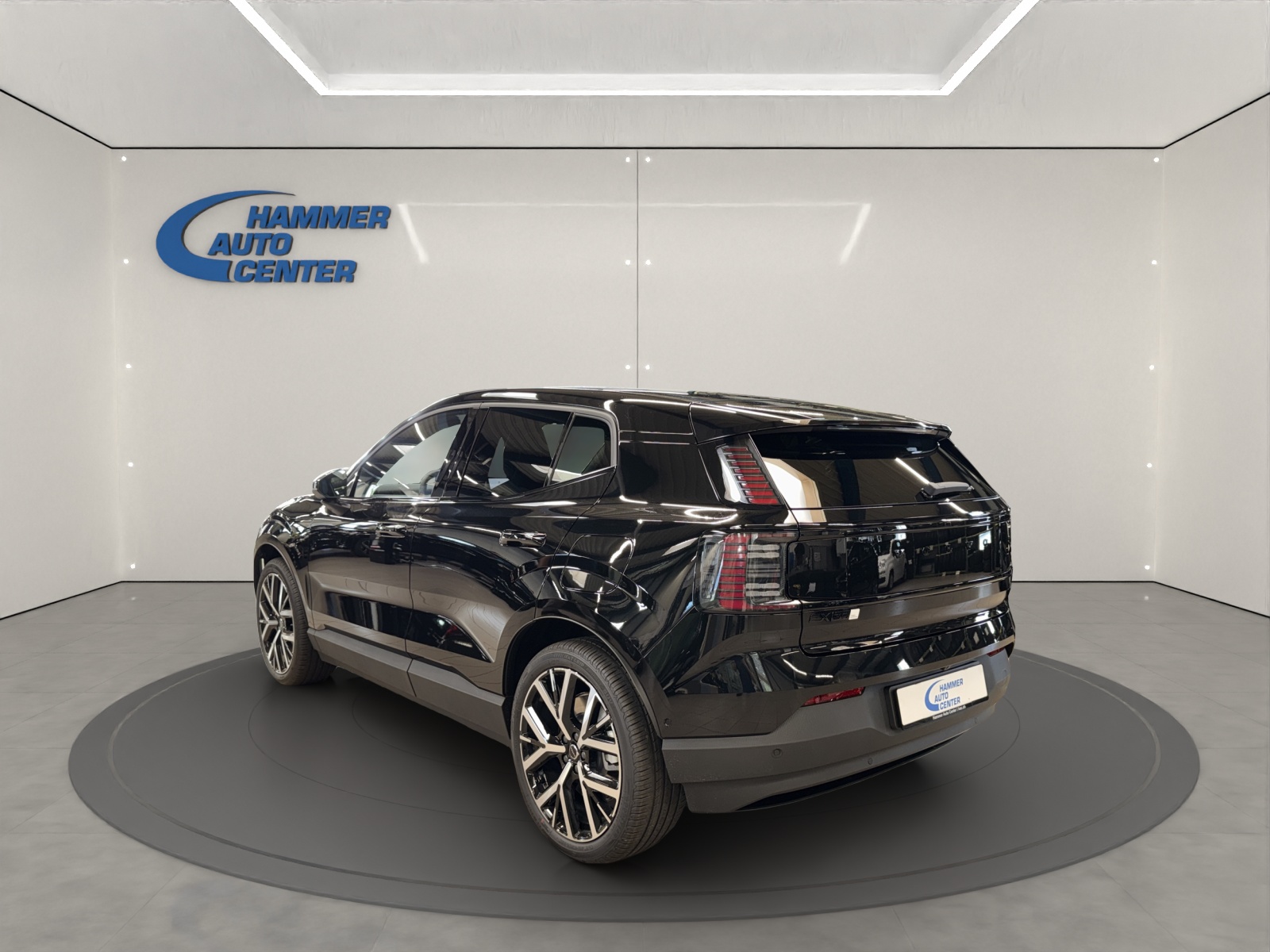 VOLVO EX30 E60 Twin Ultra Performance Sw. Black Ed. AWD-image-2