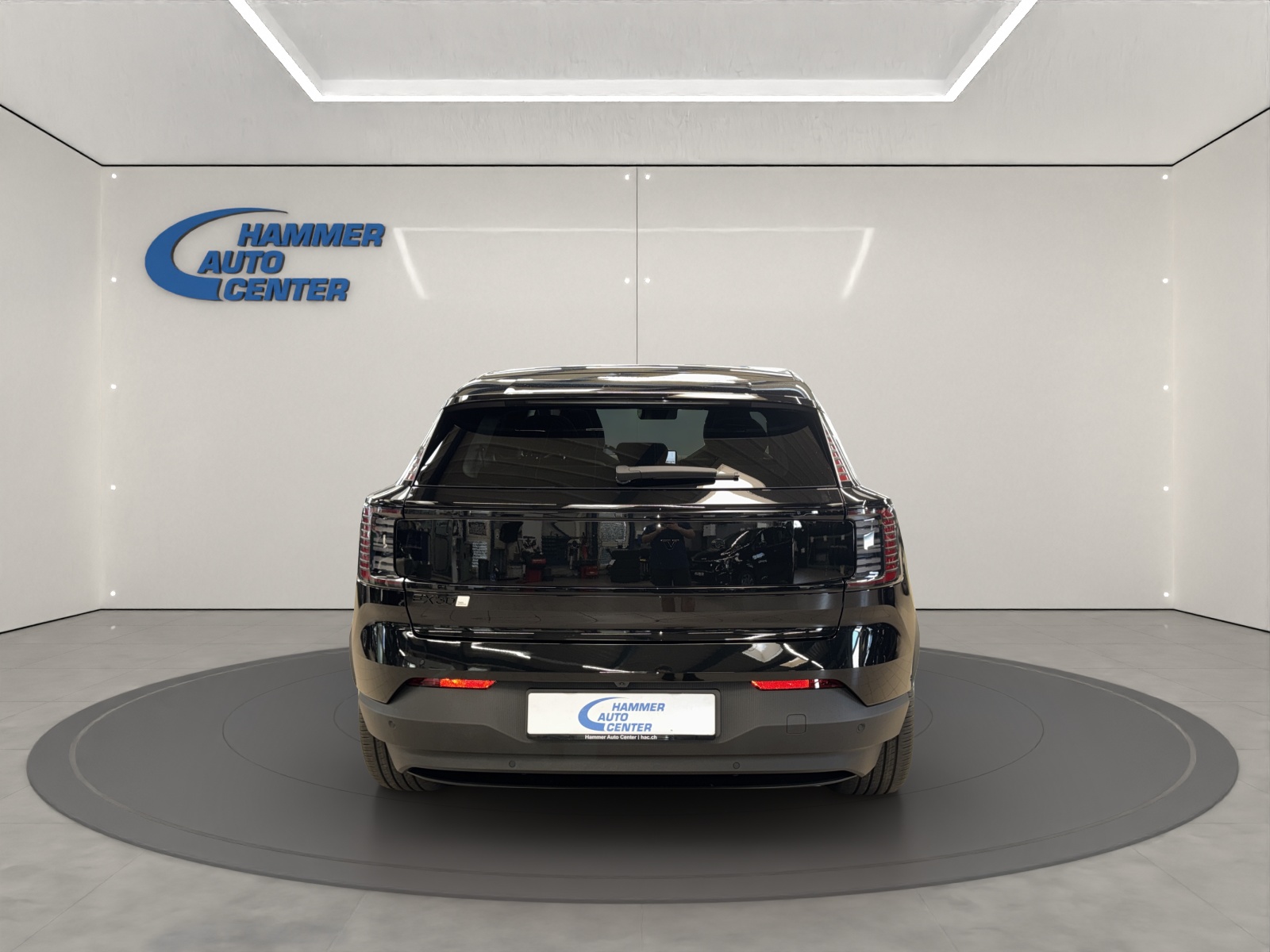 VOLVO EX30 E60 Twin Ultra Performance Sw. Black Ed. AWD-image-3