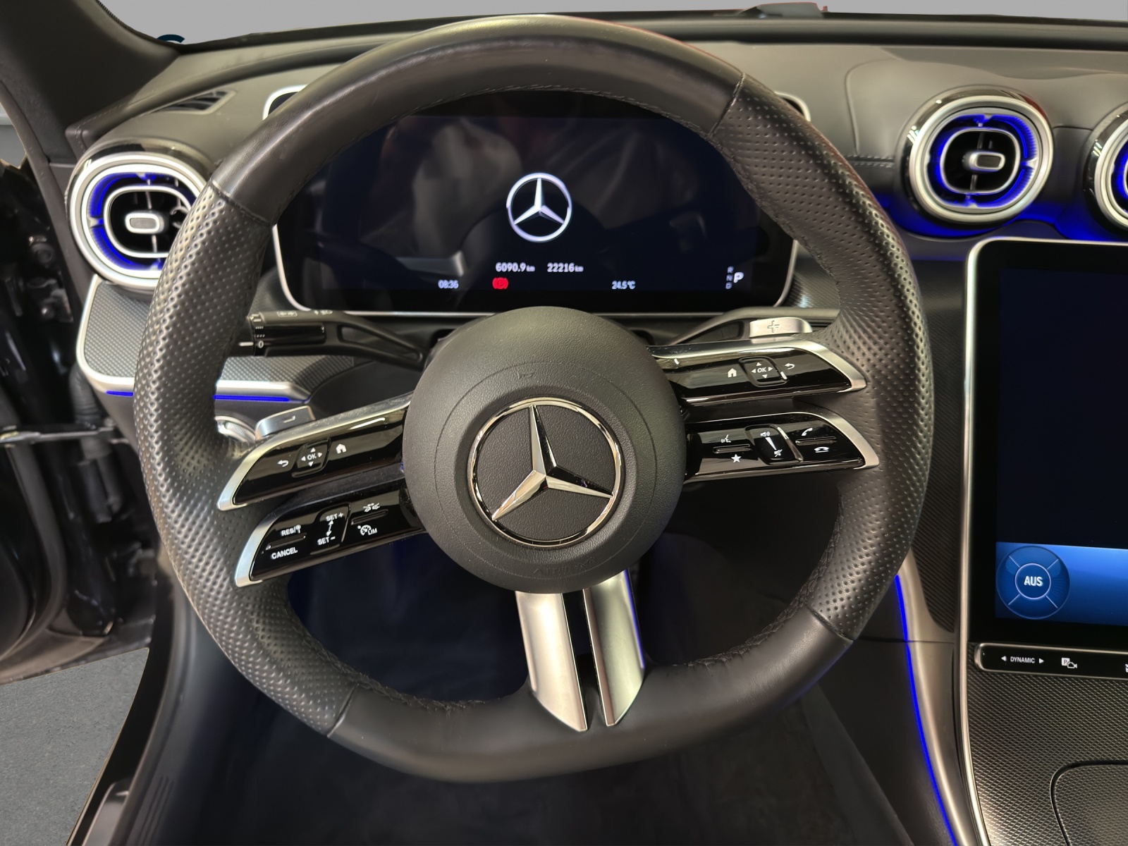MERCEDES-BENZ C 200 4M - AMG / 360 Grad Kamera / Digital Light / Soundsystem-image-9