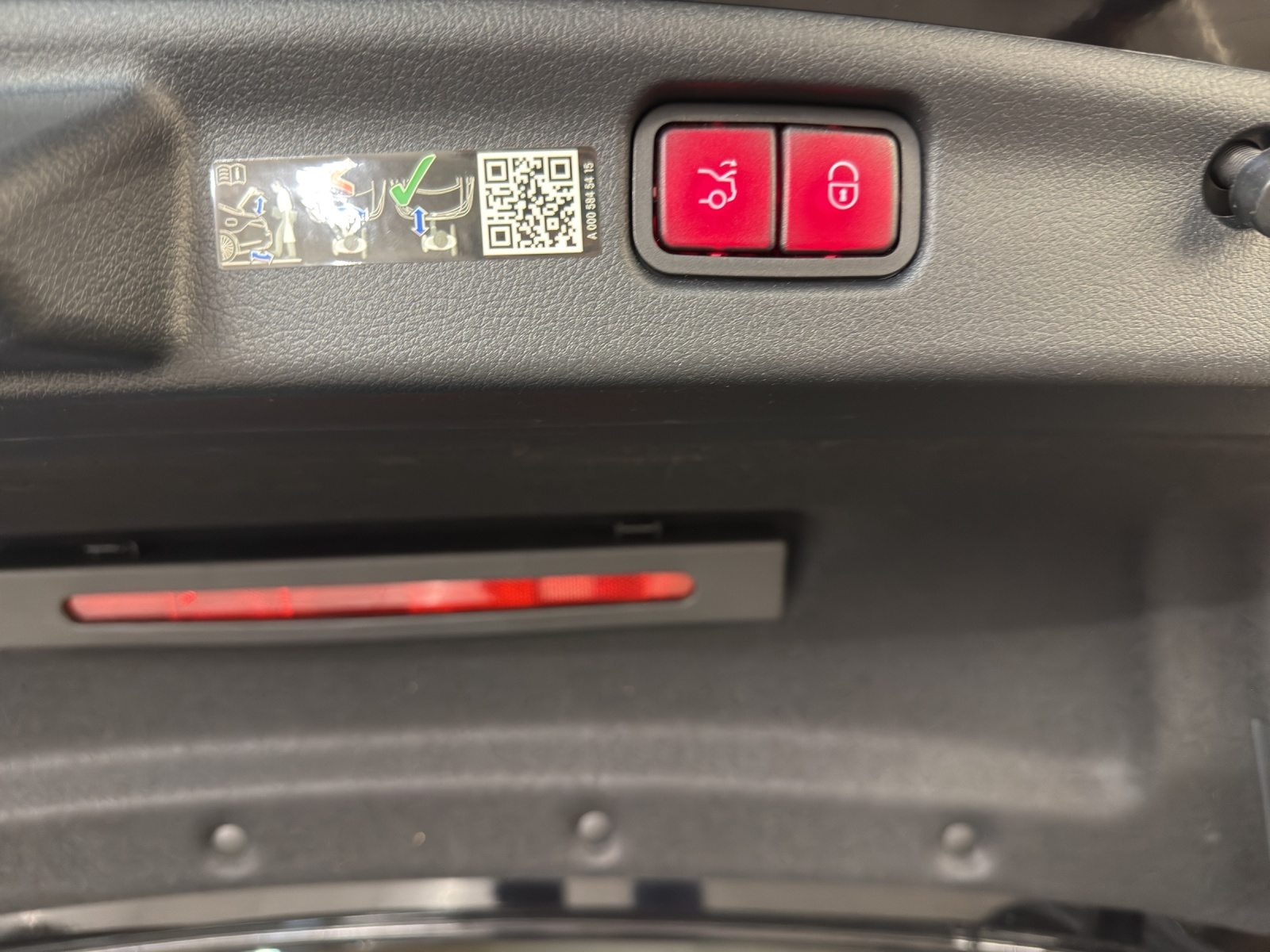 MERCEDES-BENZ C 200 4M - AMG / 360 Grad Kamera / Digital Light / Soundsystem-image-15