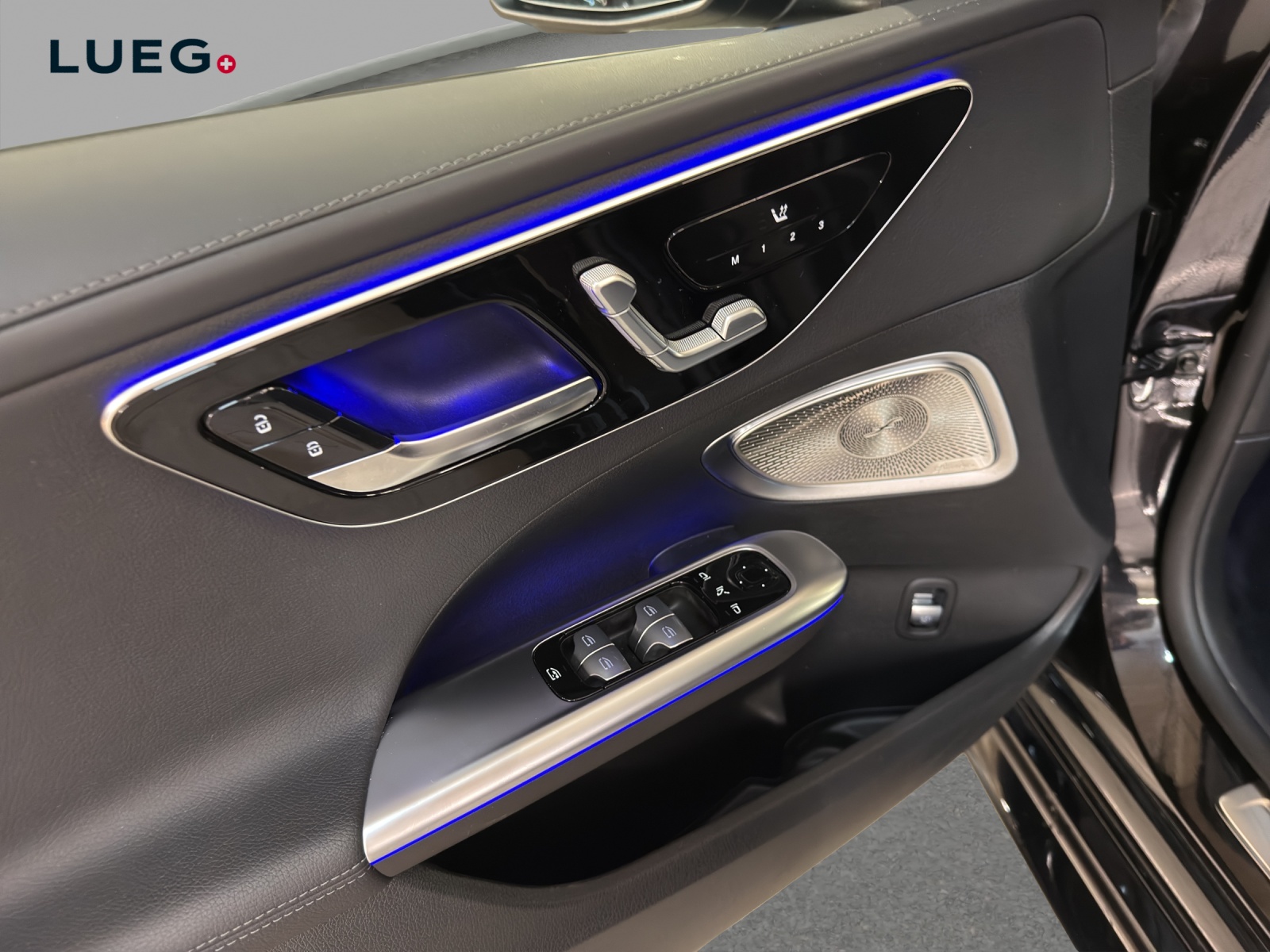 MERCEDES-BENZ C 200 4M - AMG / 360 Grad Kamera / Digital Light / Soundsystem-image-12