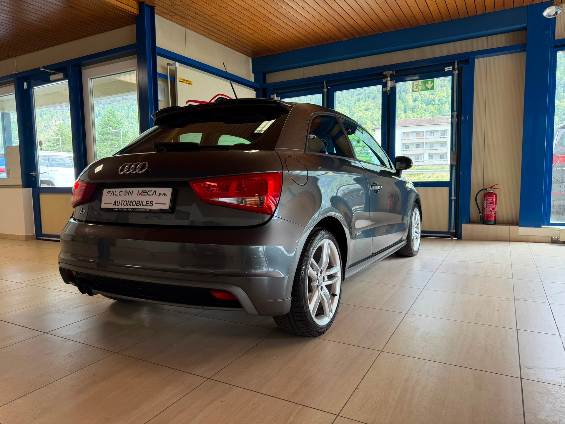 AUDI A1 1.4 TFSI Ambition S-tronic S LINE-image-7