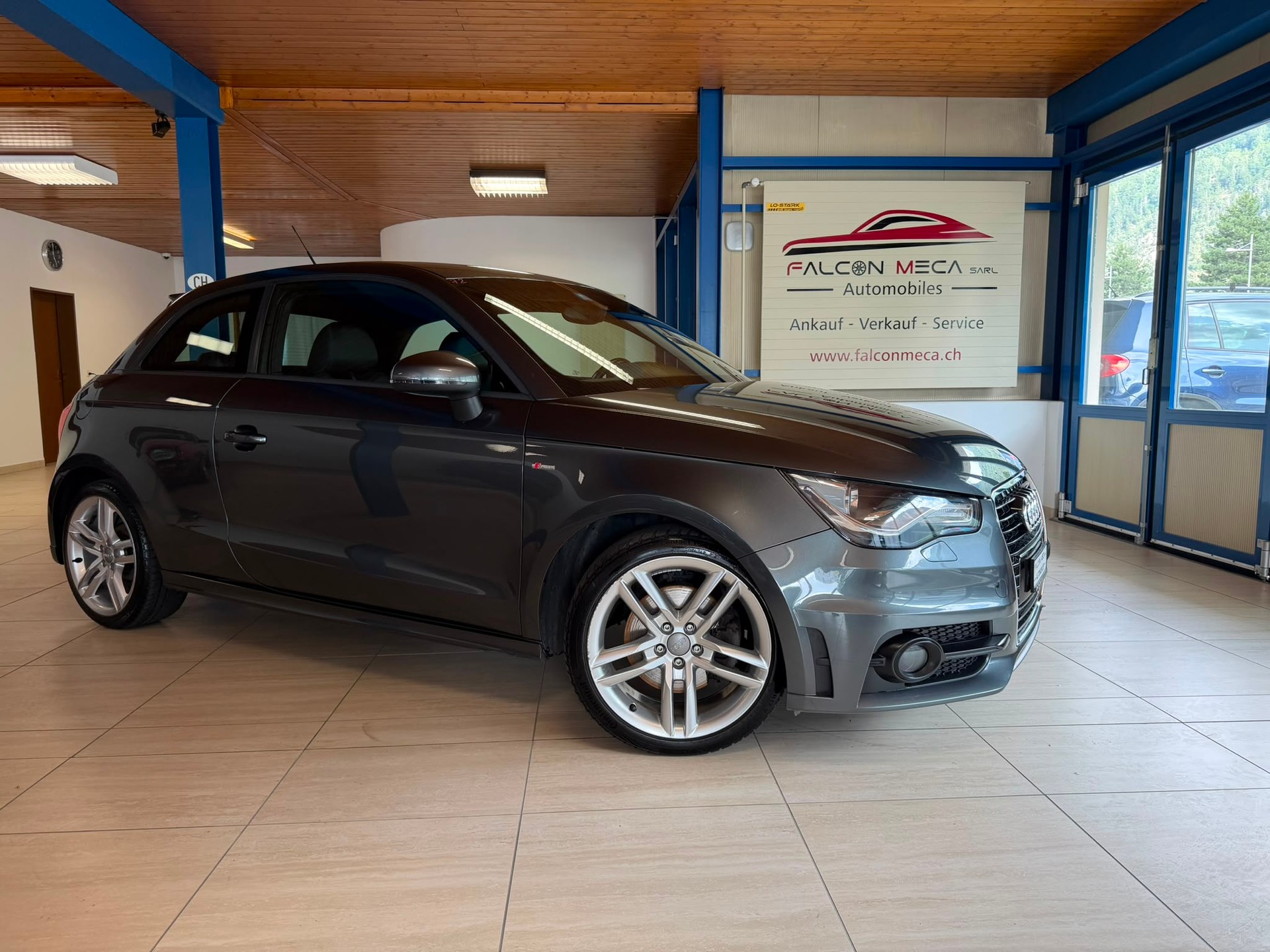 AUDI A1 1.4 TFSI Ambition S-tronic S LINE-image-11