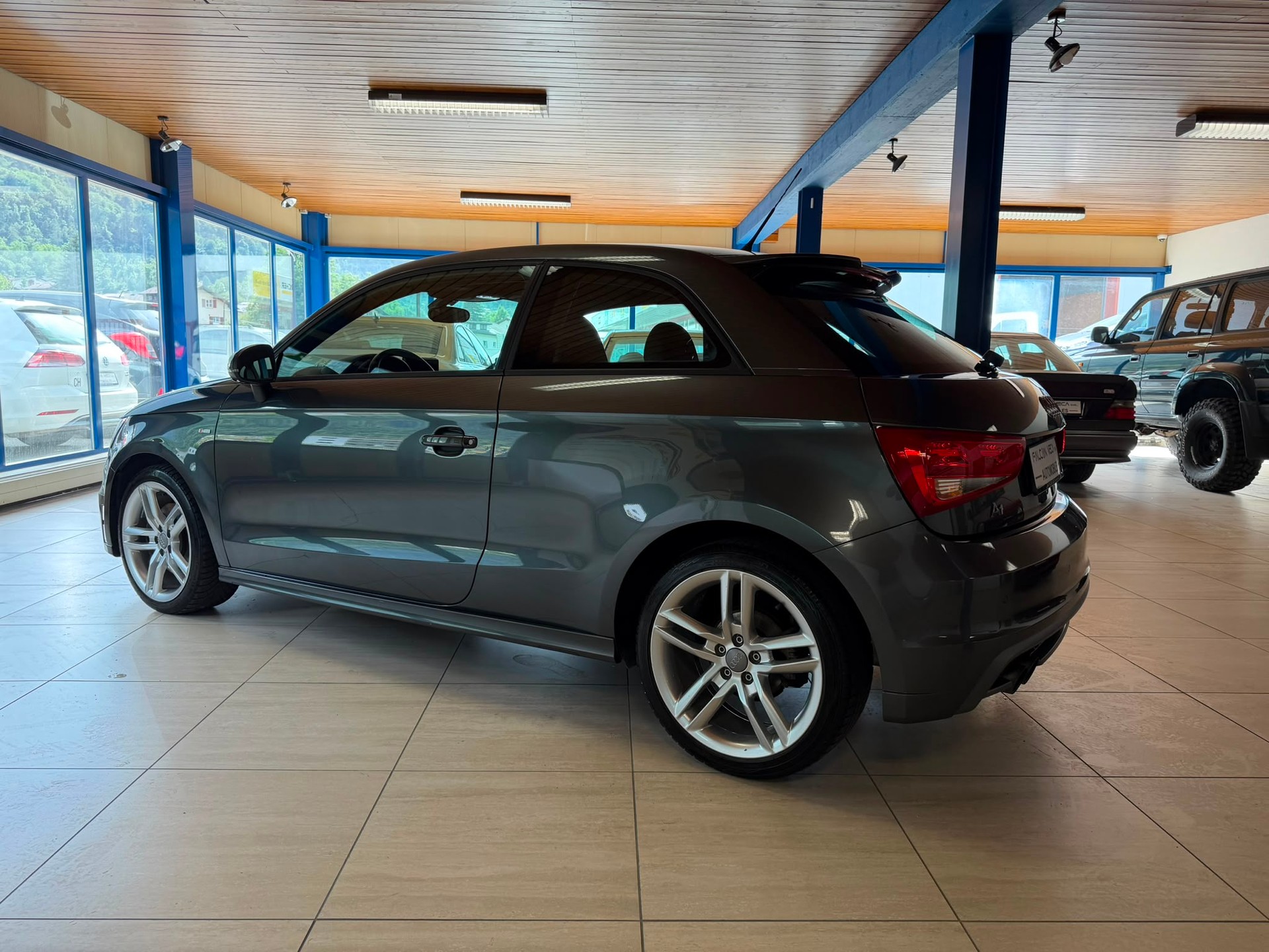 AUDI A1 1.4 TFSI Ambition S-tronic S LINE-image-4