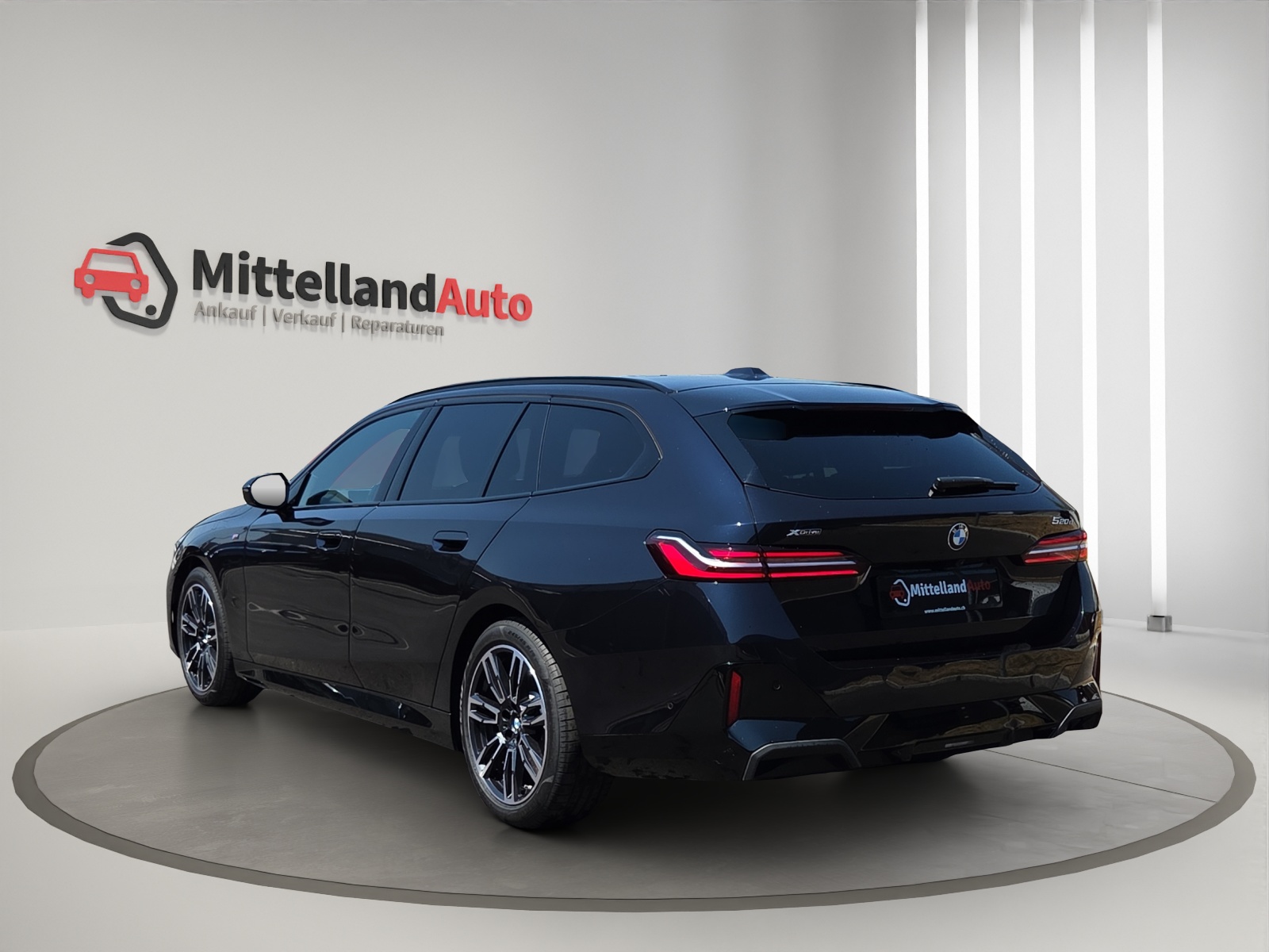 BMW 520d xDrive 48V Touring M Sport Steptronic-image-13