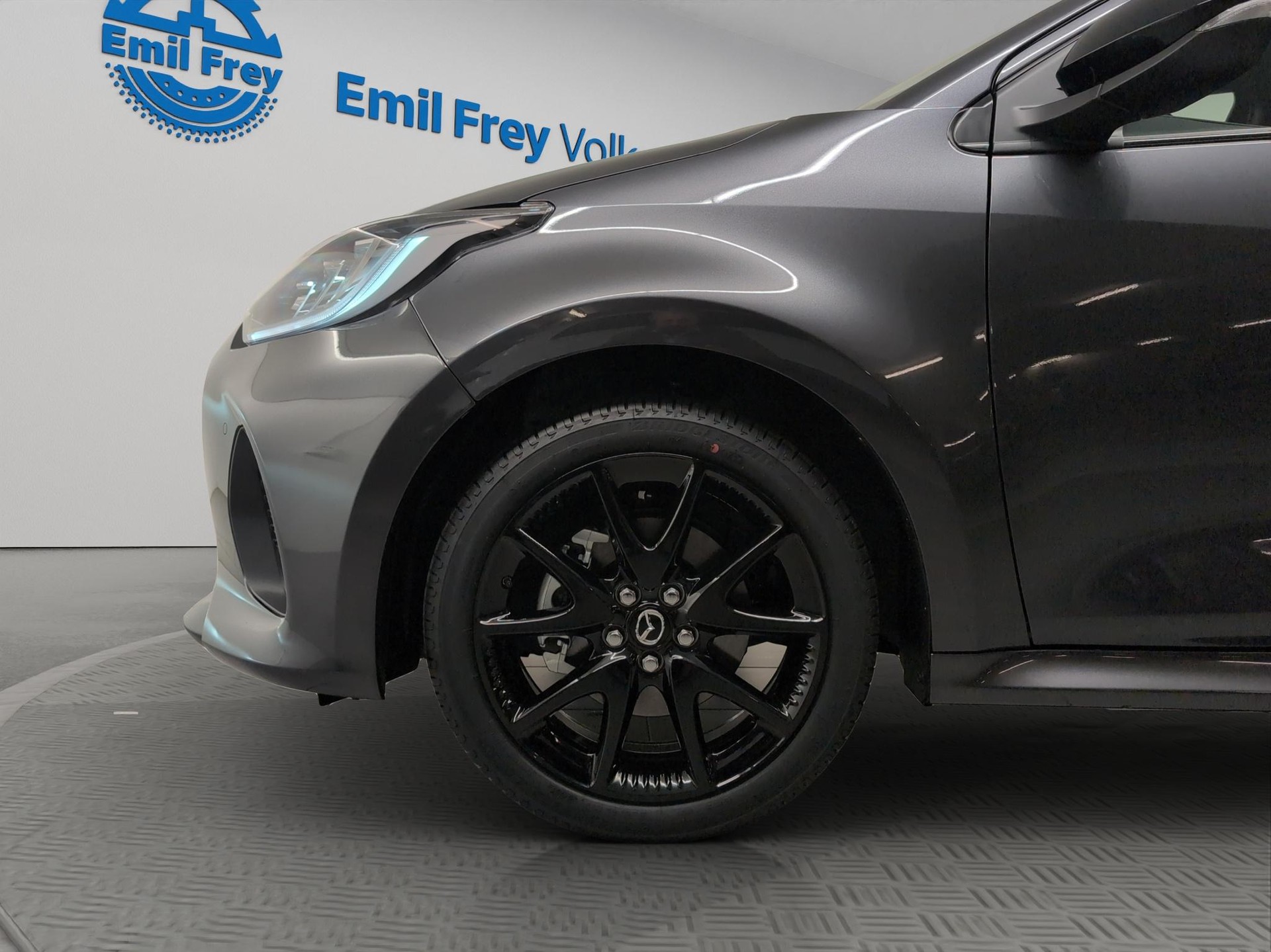 MAZDA 2 1.5 Hybrid Homura-showroom-element-3