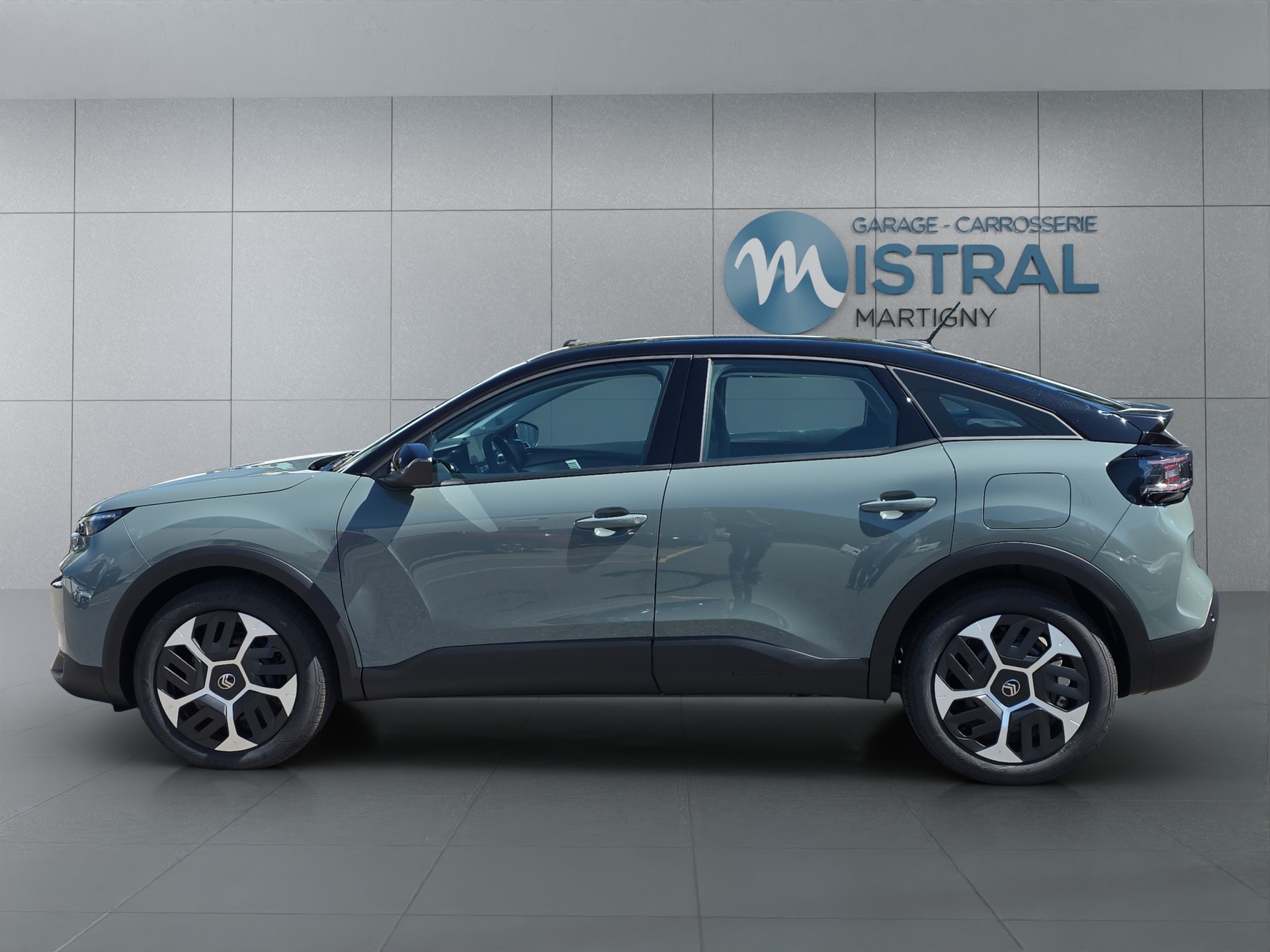 CITROEN C4 1.2 Hybrid Plus-showroom-element-1