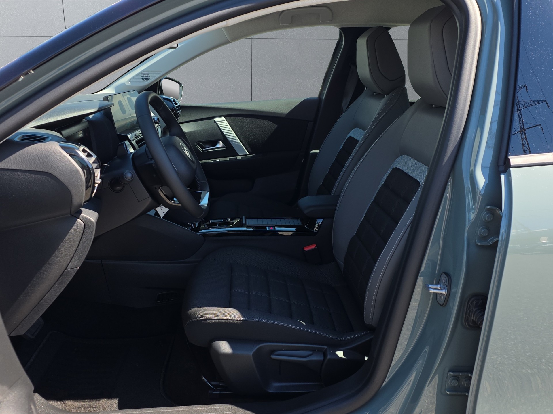 CITROEN C4 1.2 Hybrid Plus-image-8