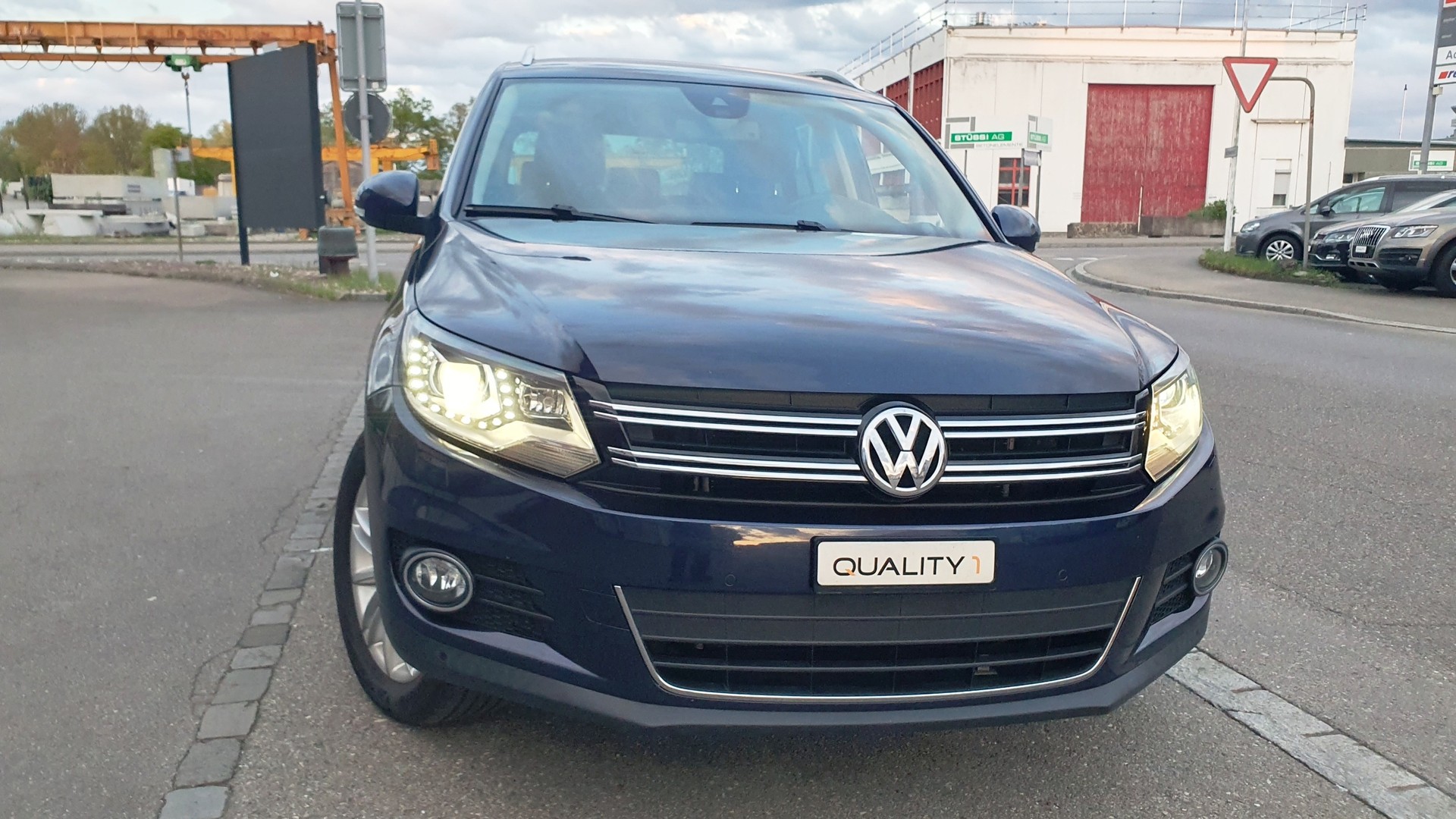 VW Tiguan 2.0 TSI Sport&Style 4Motion DSG-showroom-element-1