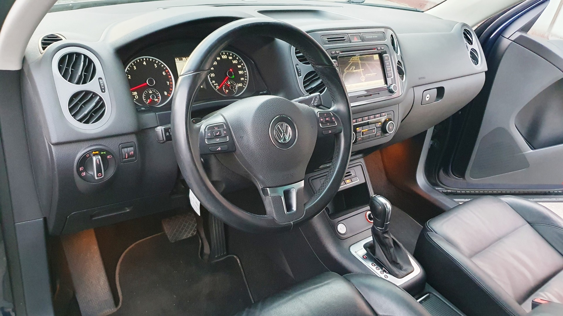 VW Tiguan 2.0 TSI Sport&Style 4Motion DSG-image-12