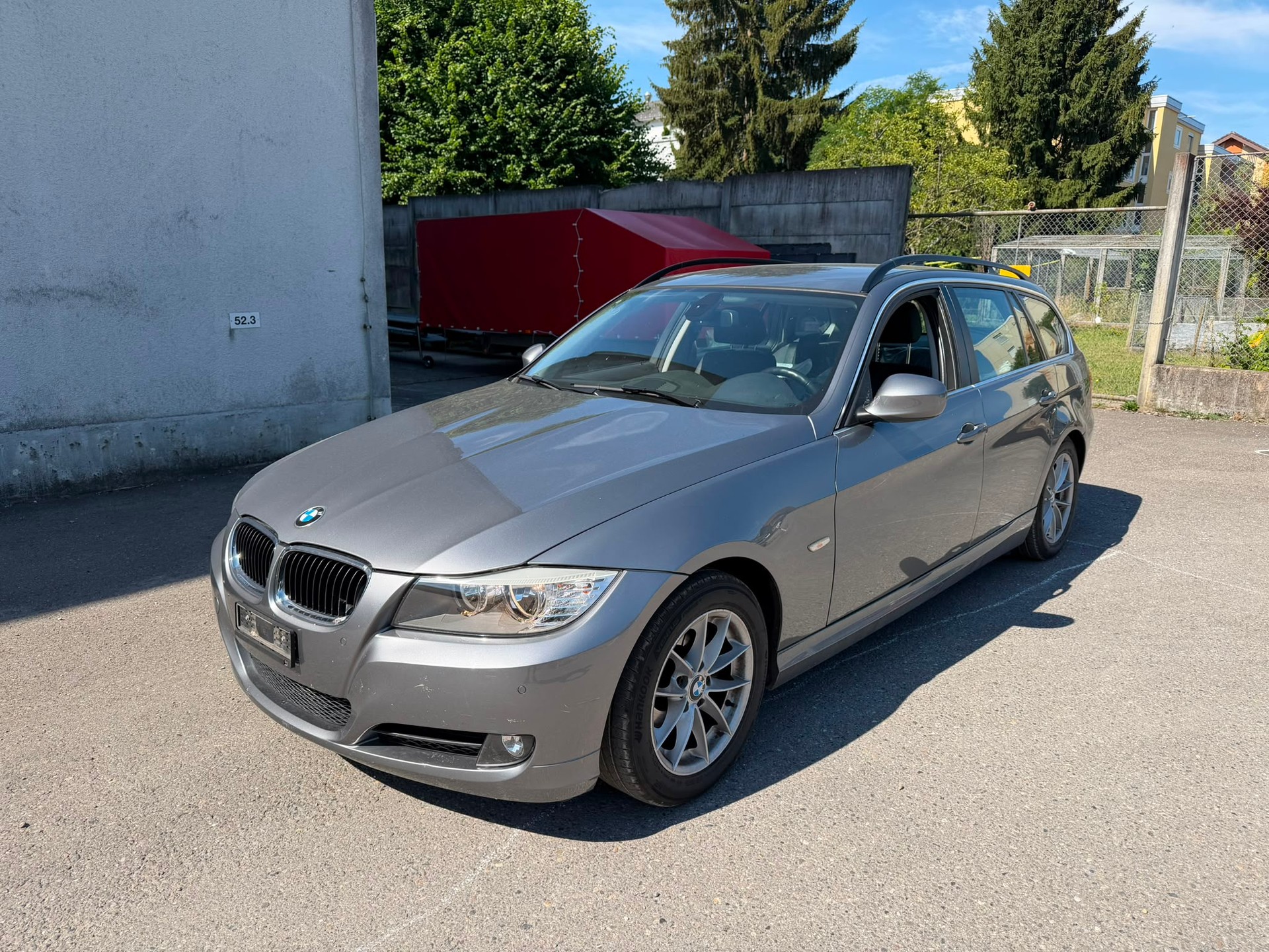 BMW 325i Touring Steptronic-showroom-element-2
