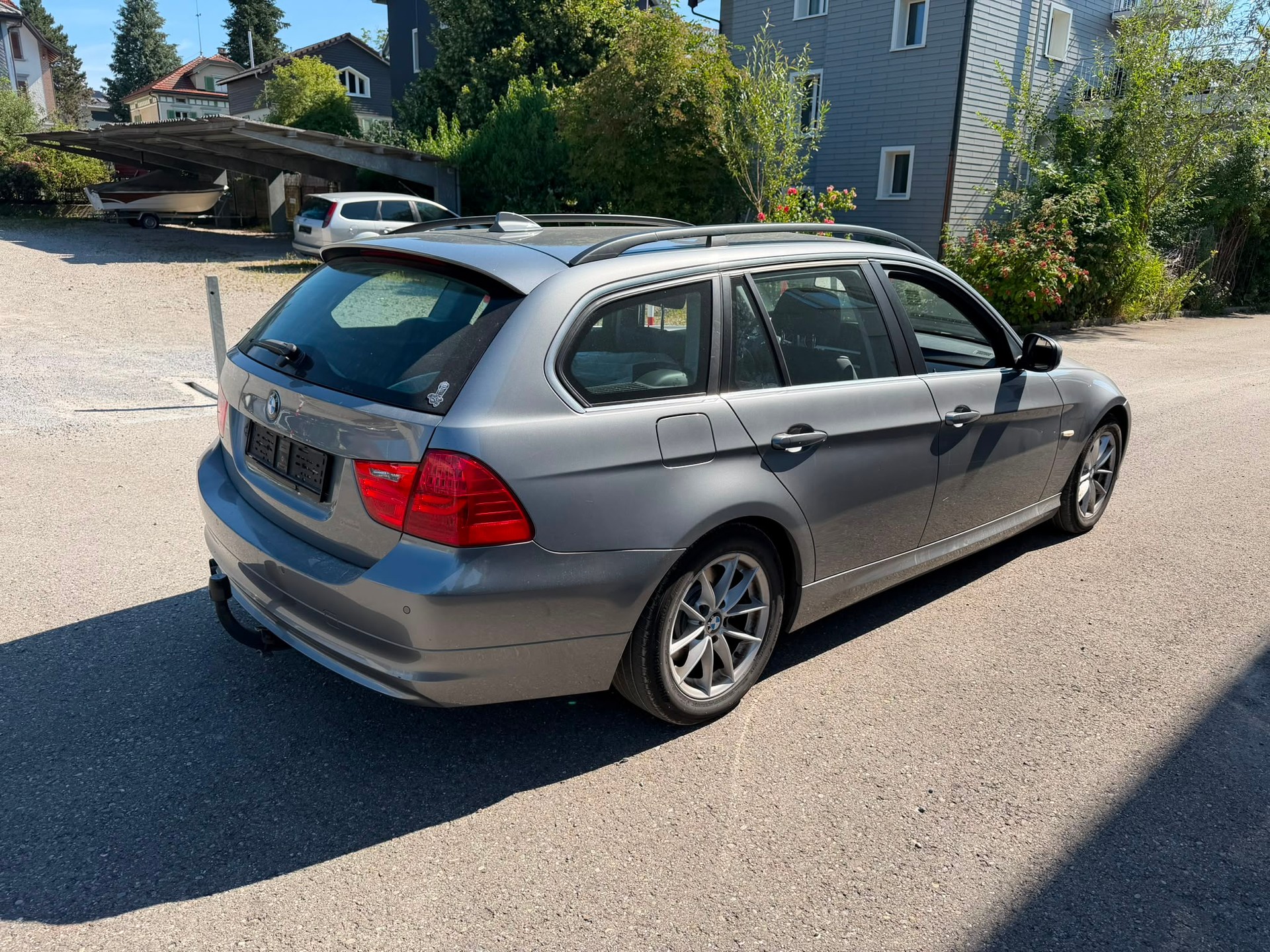BMW 325i Touring Steptronic-image-11