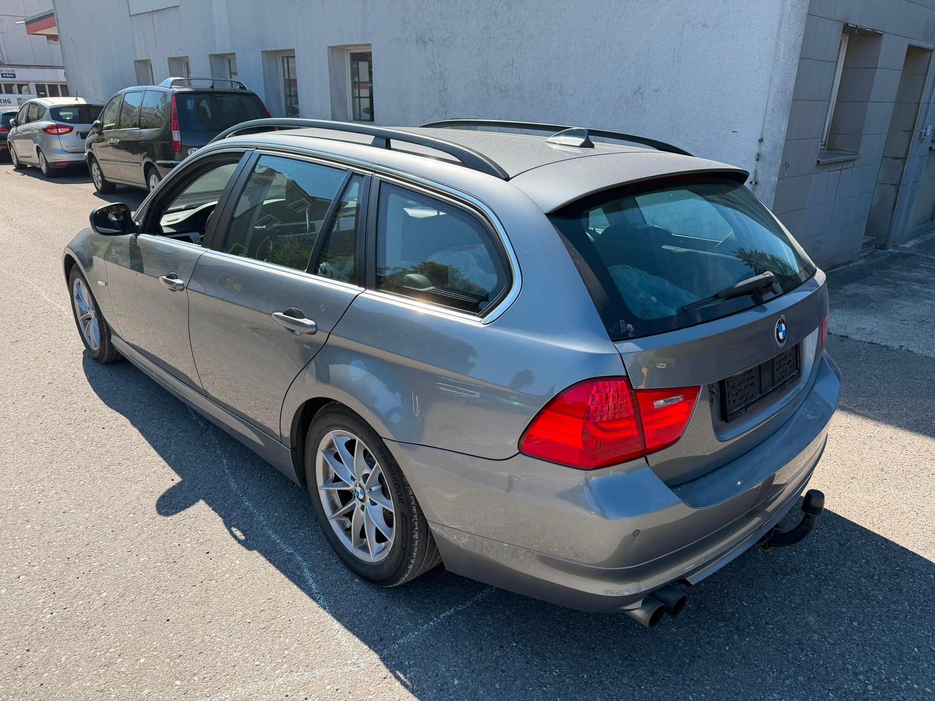BMW 325i Touring Steptronic-image-10