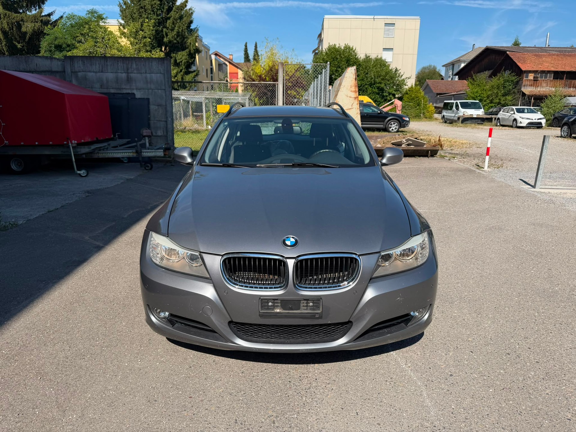 BMW 325i Touring Steptronic-showroom-element-1