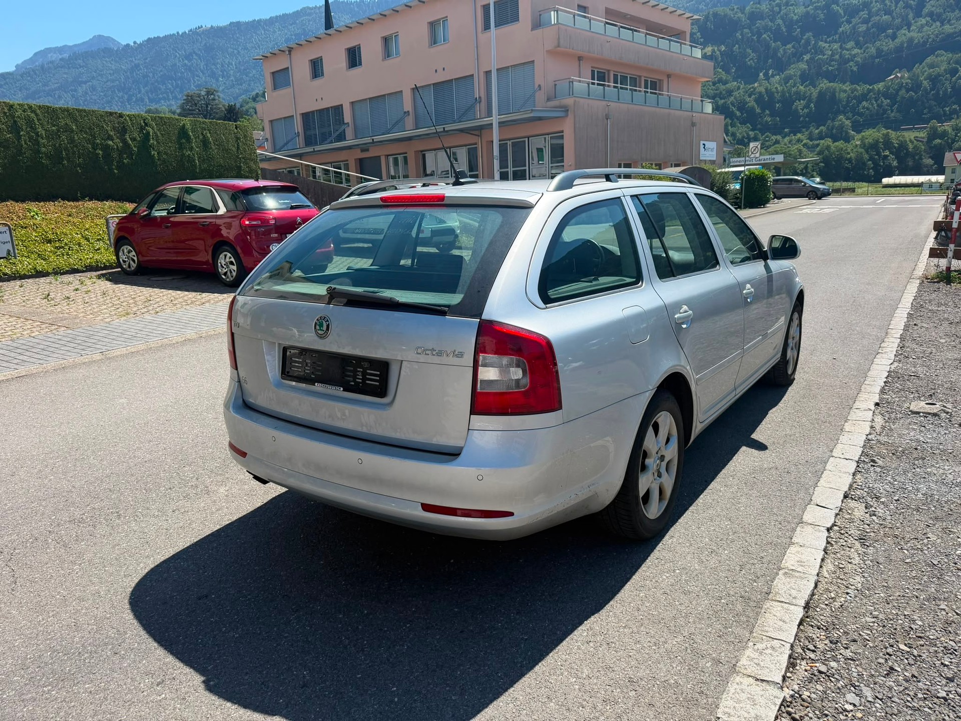 SKODA Octavia Combi 1.9 TDI Ambiente DSG-showroom-element-3