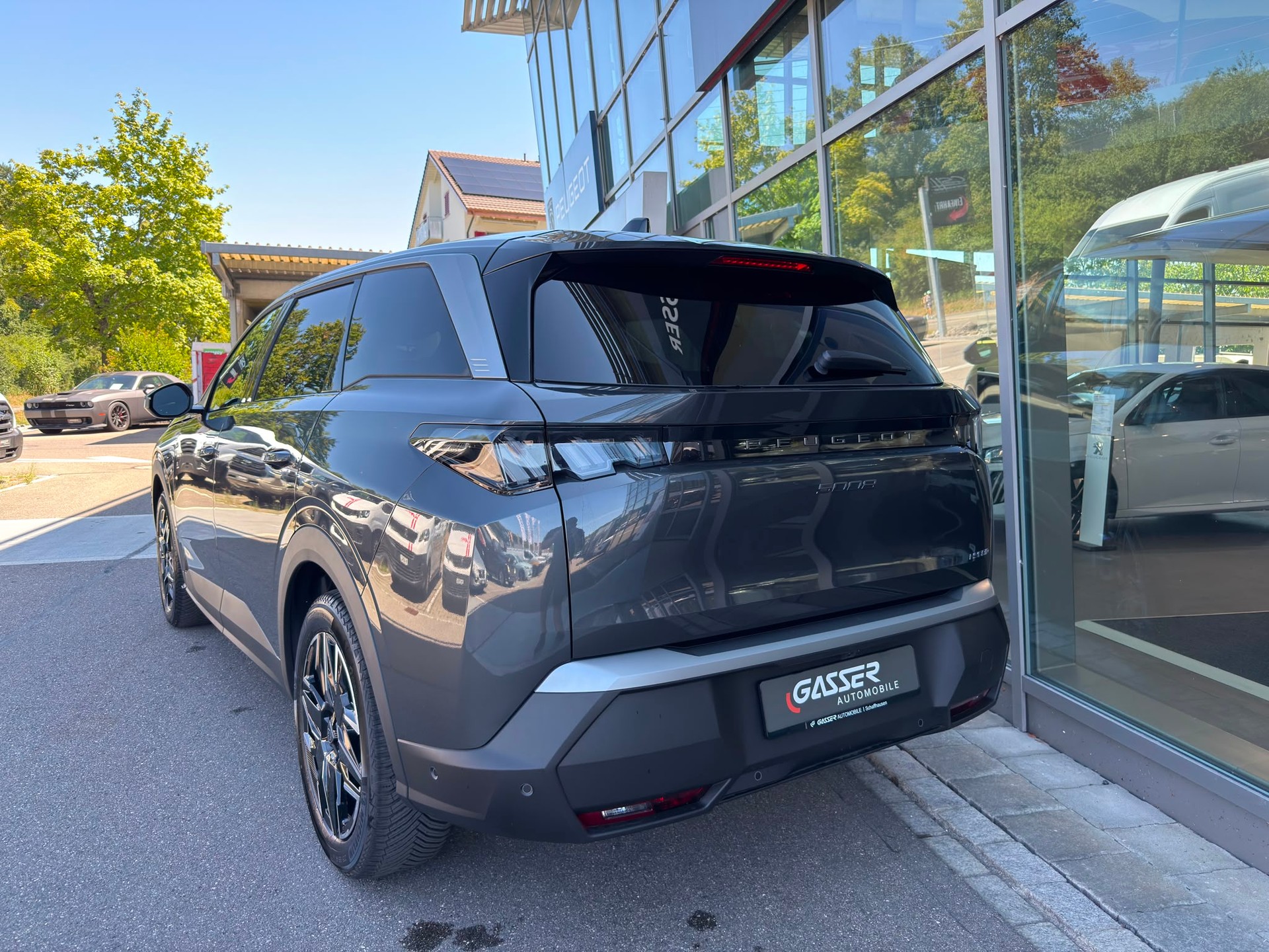 PEUGEOT 5008 145 Hybrid e-DCS6 Allure Premium-showroom-element-3
