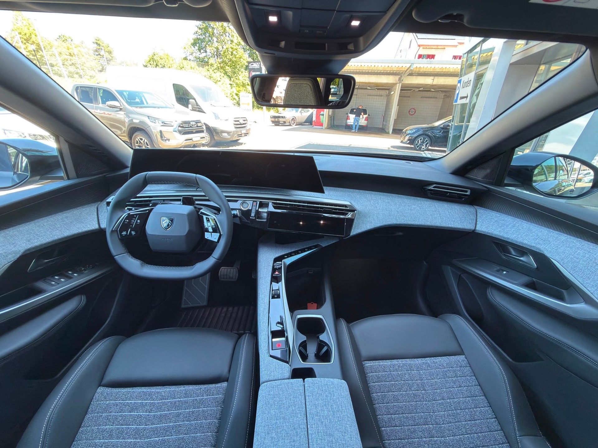 PEUGEOT 5008 145 Hybrid e-DCS6 Allure Premium-image-5