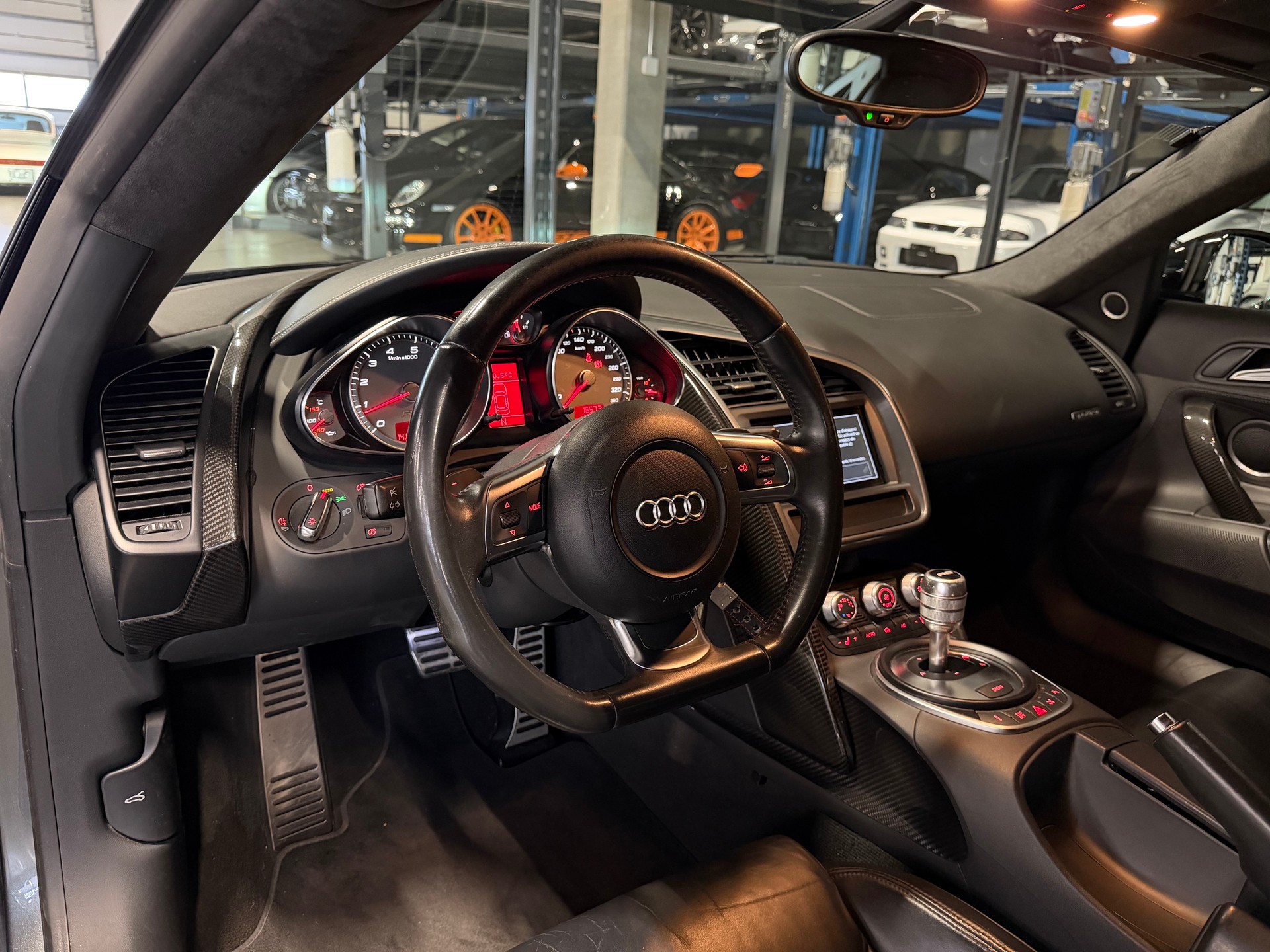AUDI R8 Coupé 4.2 R-Tronic-image-8