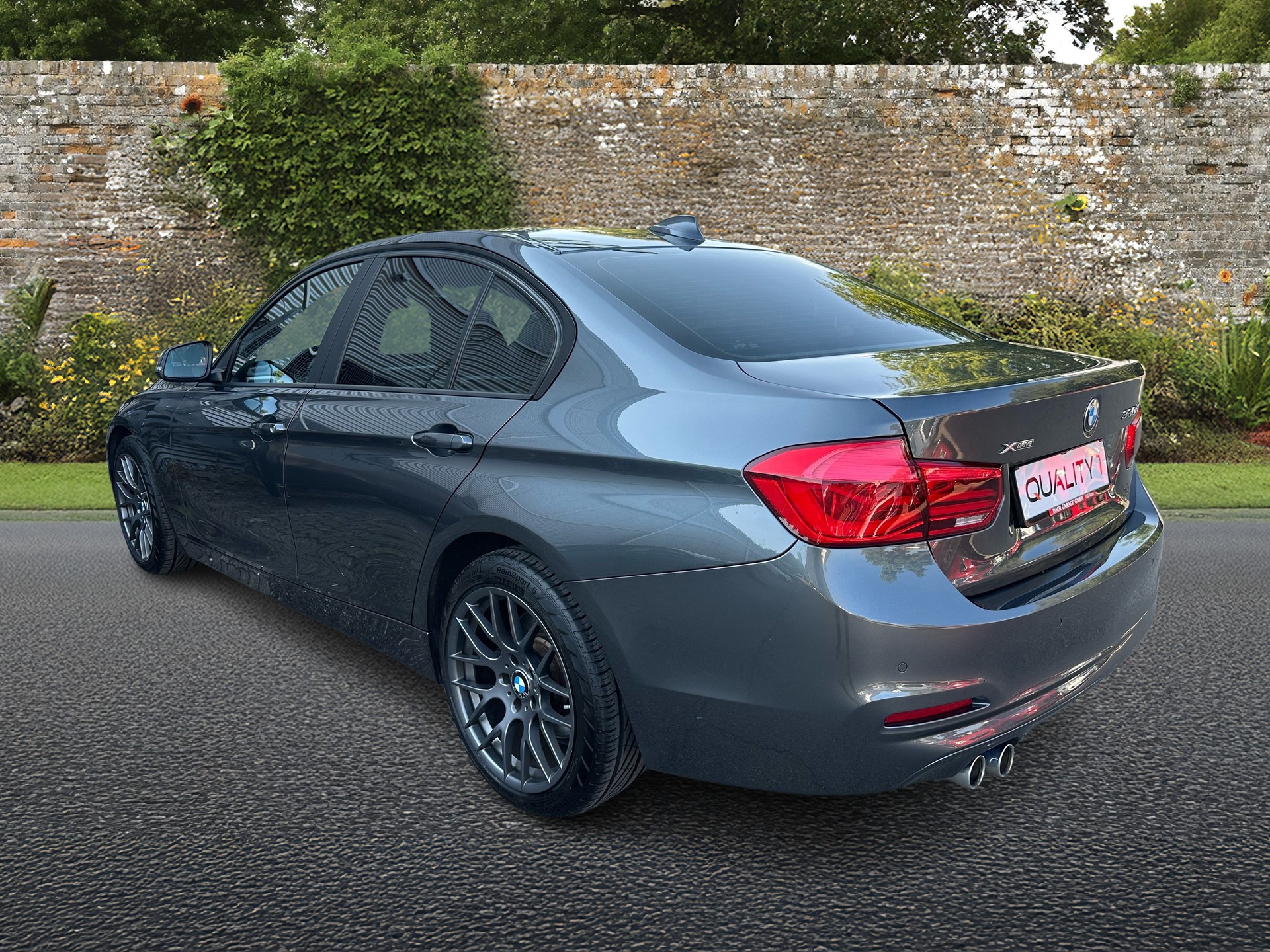 BMW 330d xDrive Luxury Line Steptronic-image-2