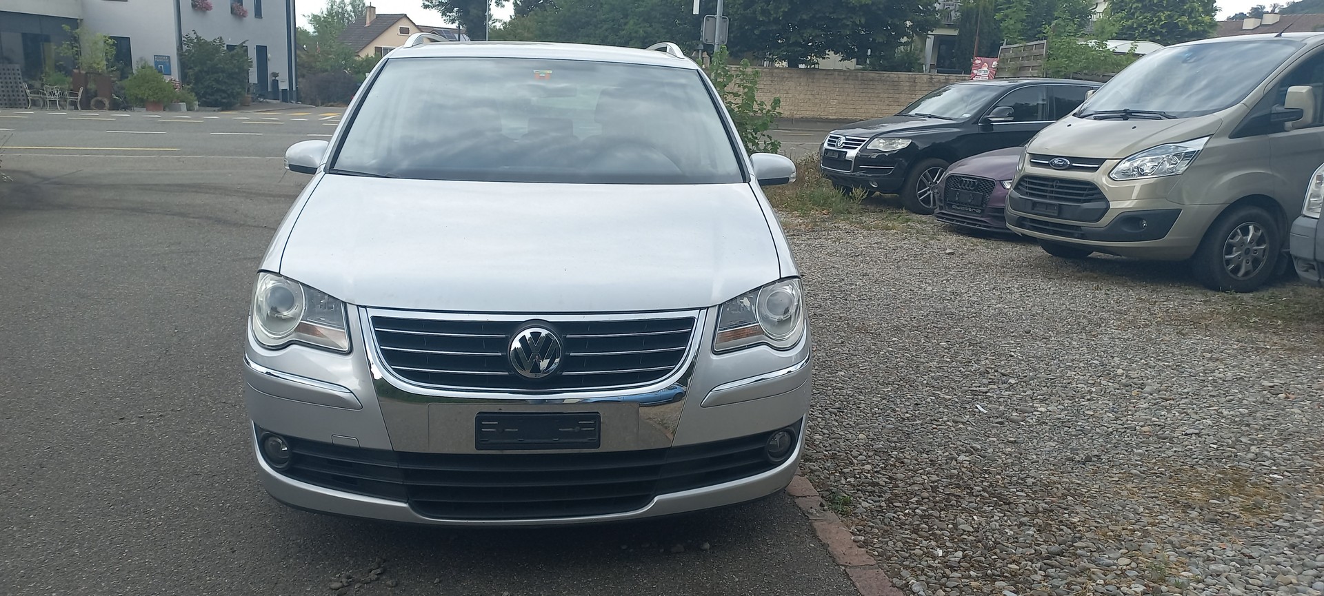 VW Touran 2.0 TDI Highline-image-1