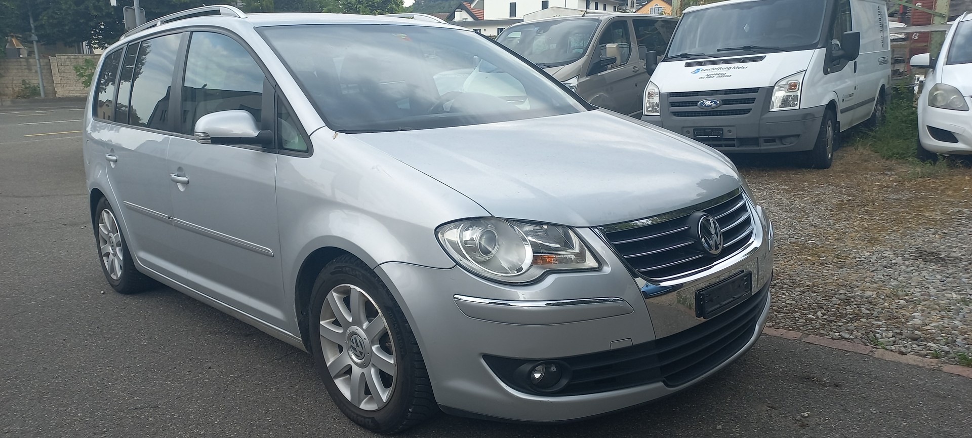 VW Touran 2.0 TDI Highline-image-4