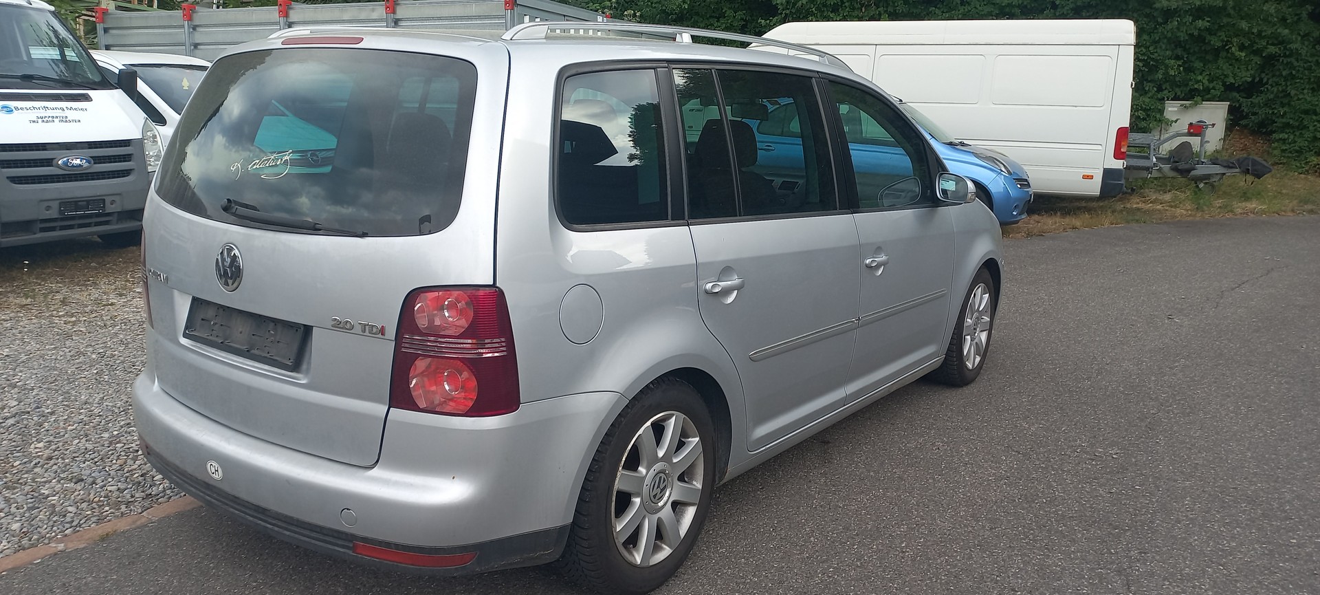VW Touran 2.0 TDI Highline-image-2