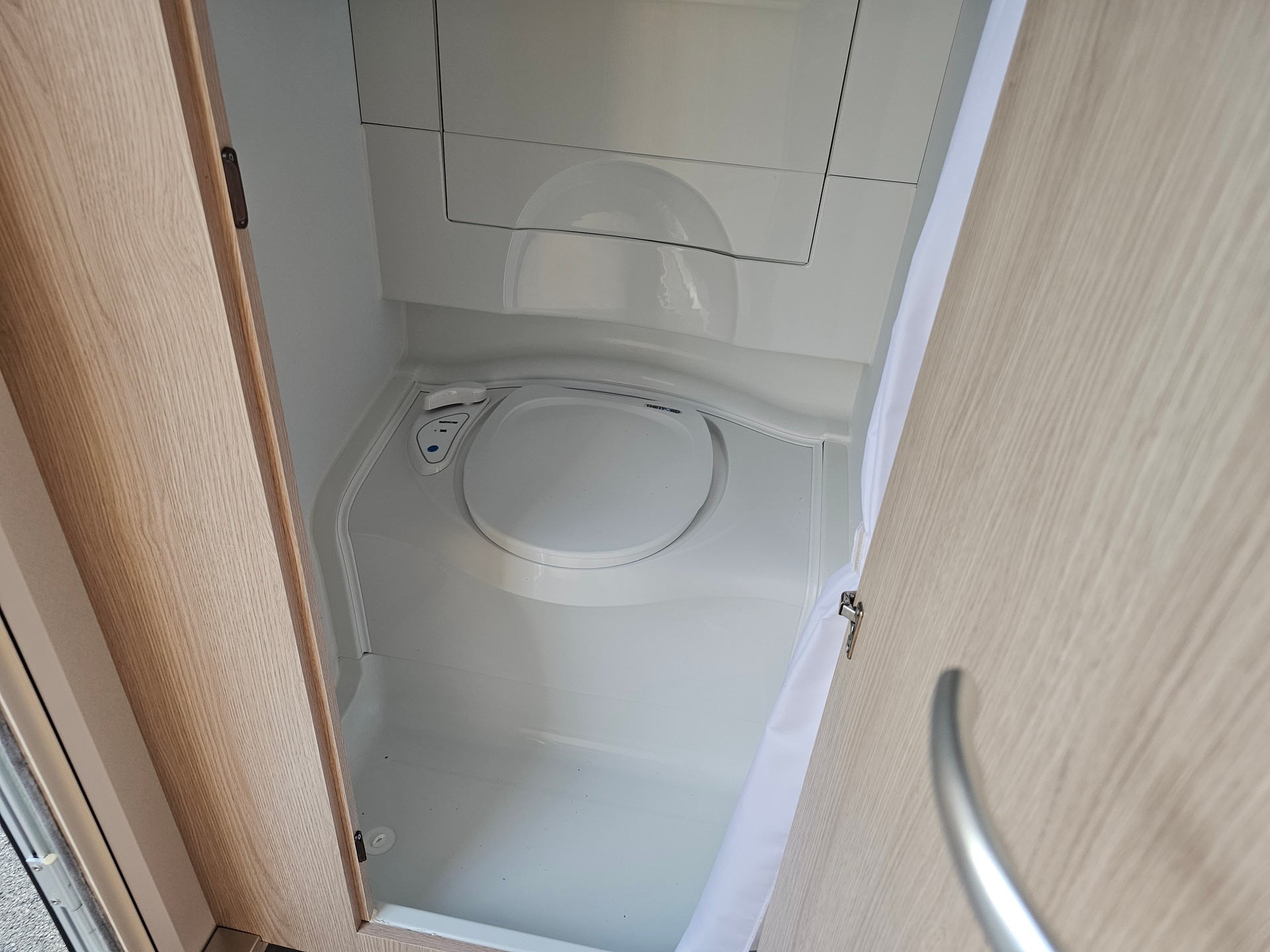 ADRIA Aviva E 400 PS-image-15