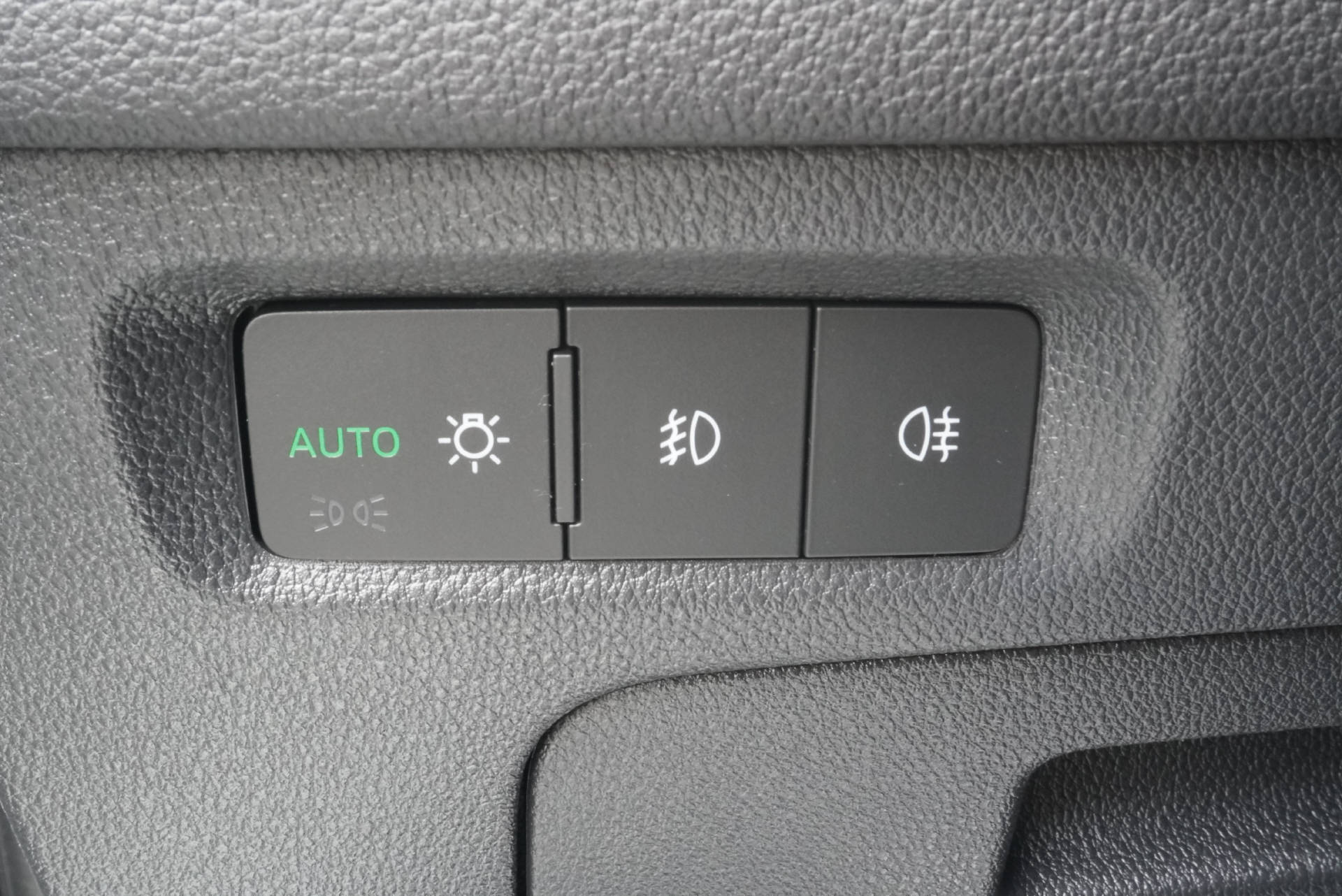 SKODA Octavia Combi 1.4 TSI PHEV Style DSG-image-14