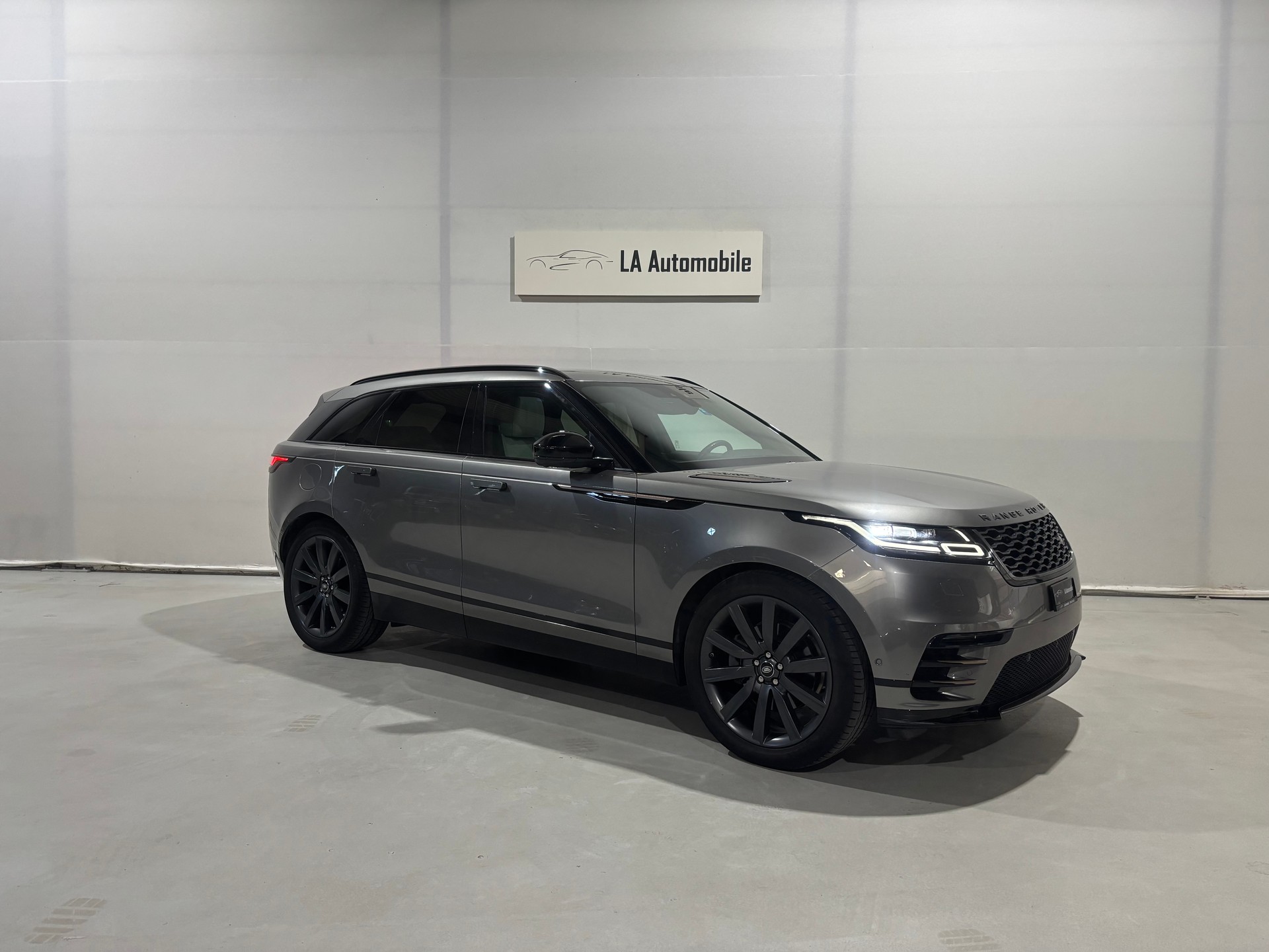LAND ROVER Range Rover Velar R-Dynamic D 300 HSE Automatic-image-5