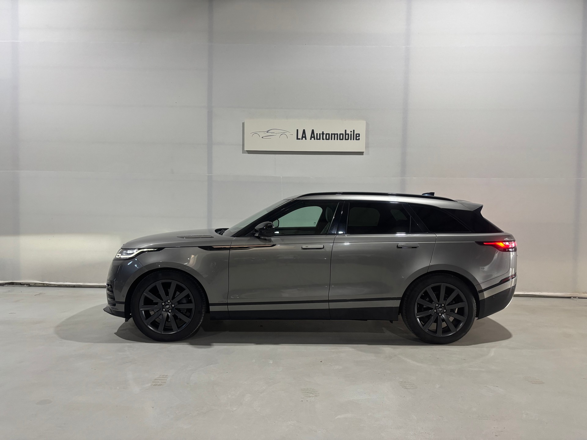 LAND ROVER Range Rover Velar R-Dynamic D 300 HSE Automatic-image-2