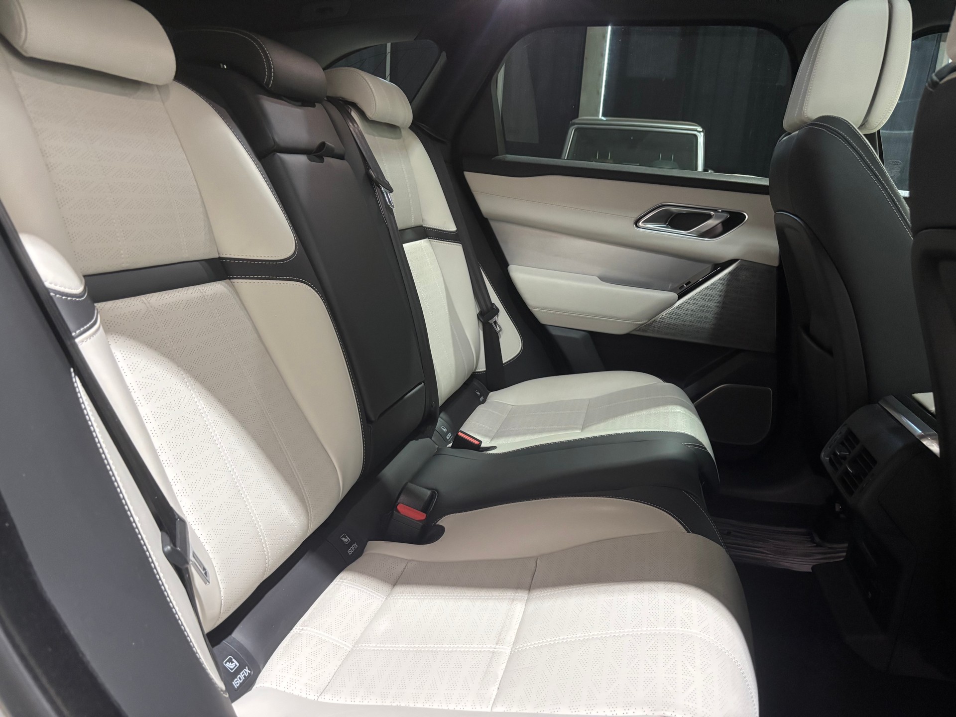 LAND ROVER Range Rover Velar R-Dynamic D 300 HSE Automatic-image-15