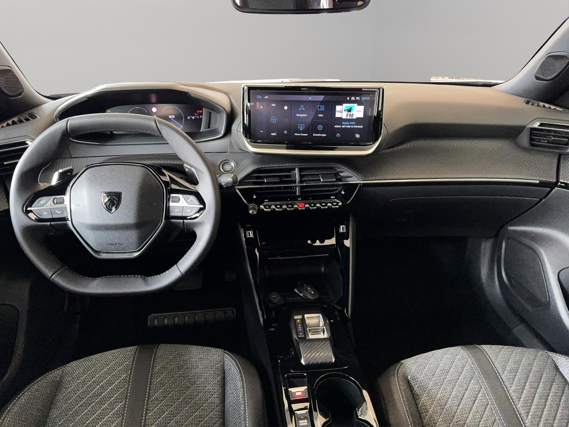 PEUGEOT 2008 1.2 Hybrid Allure Premium-image-6