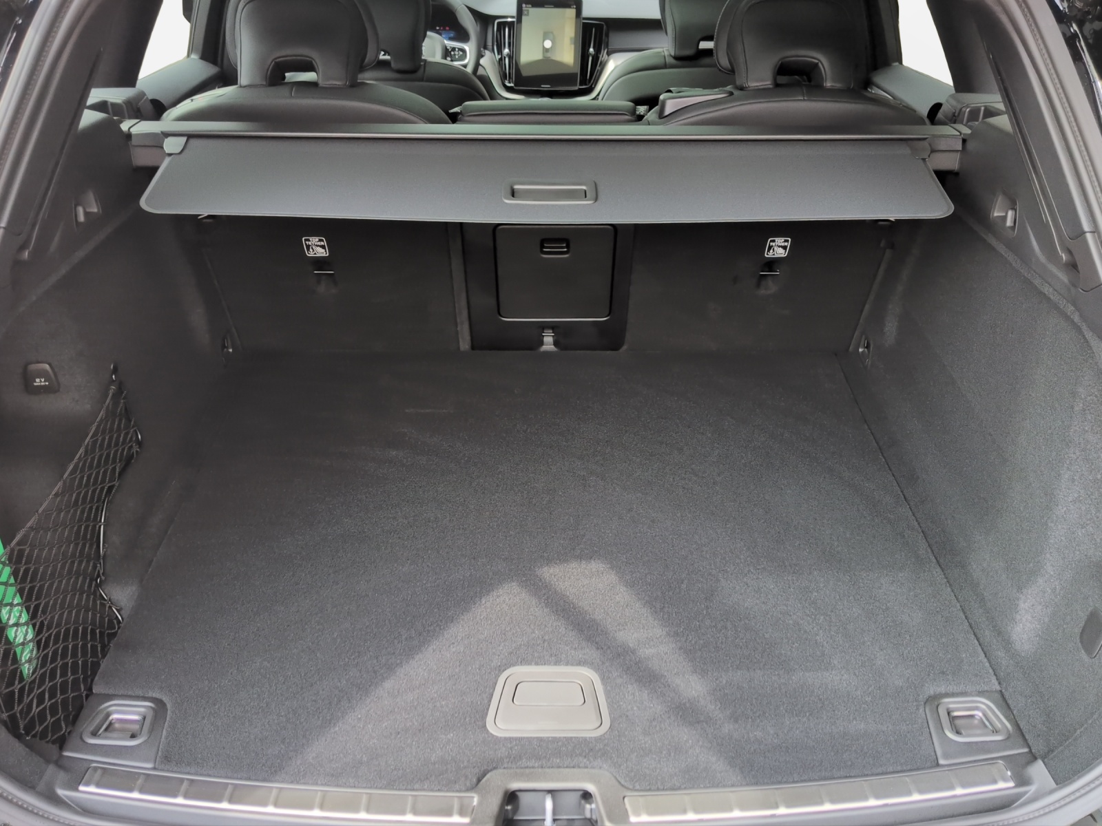 VOLVO XC60 2.0 B5 MH Black Edition AWD-image-14