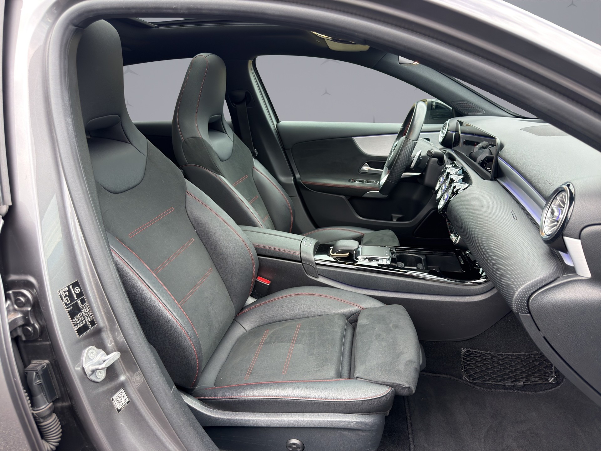 MERCEDES-BENZ A 220 AMG Line 4m-image-14