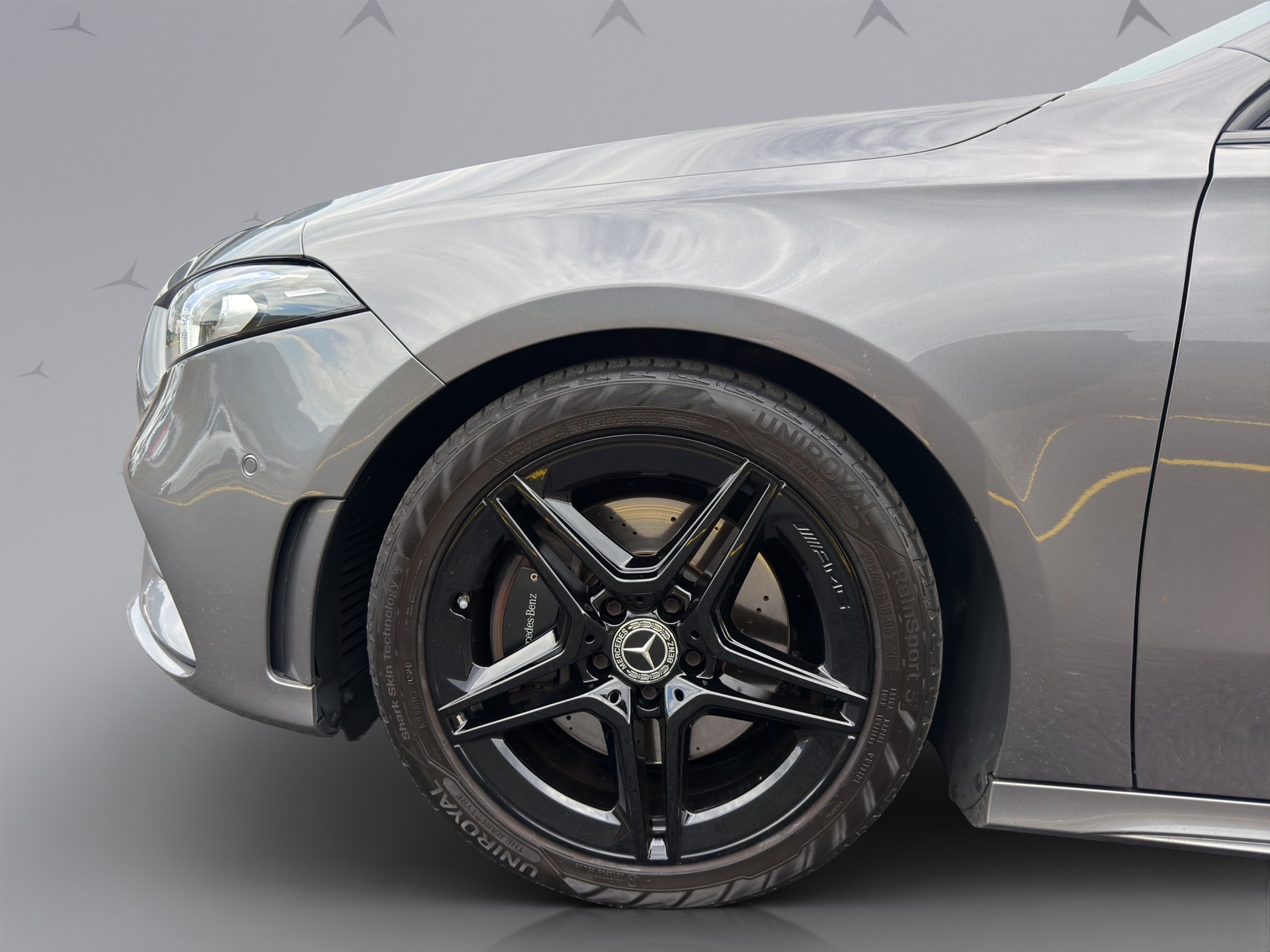 MERCEDES-BENZ A 220 AMG Line 4m-image-19