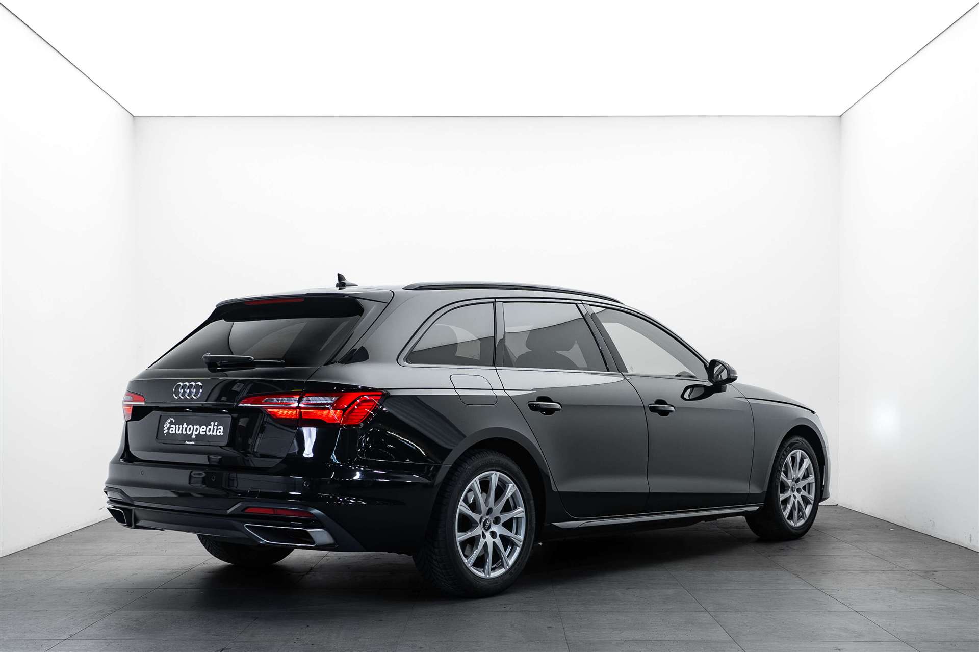 AUDI AUDI A4 Avant 35 TFSI S-tronic Advanced Black-Line-showroom-element-2