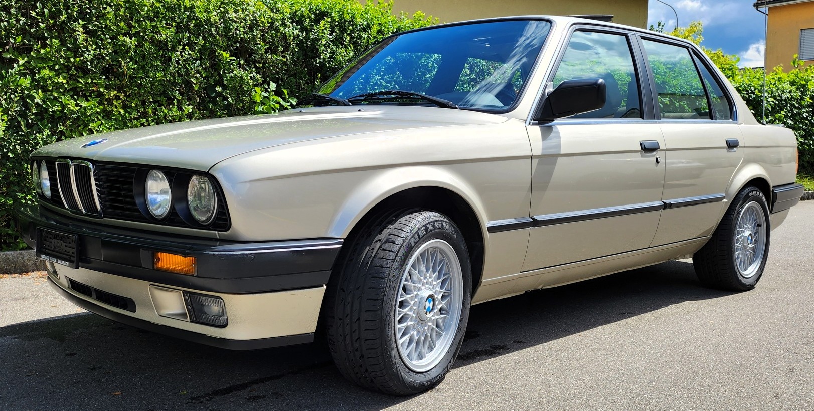 BMW 325i A-image-2
