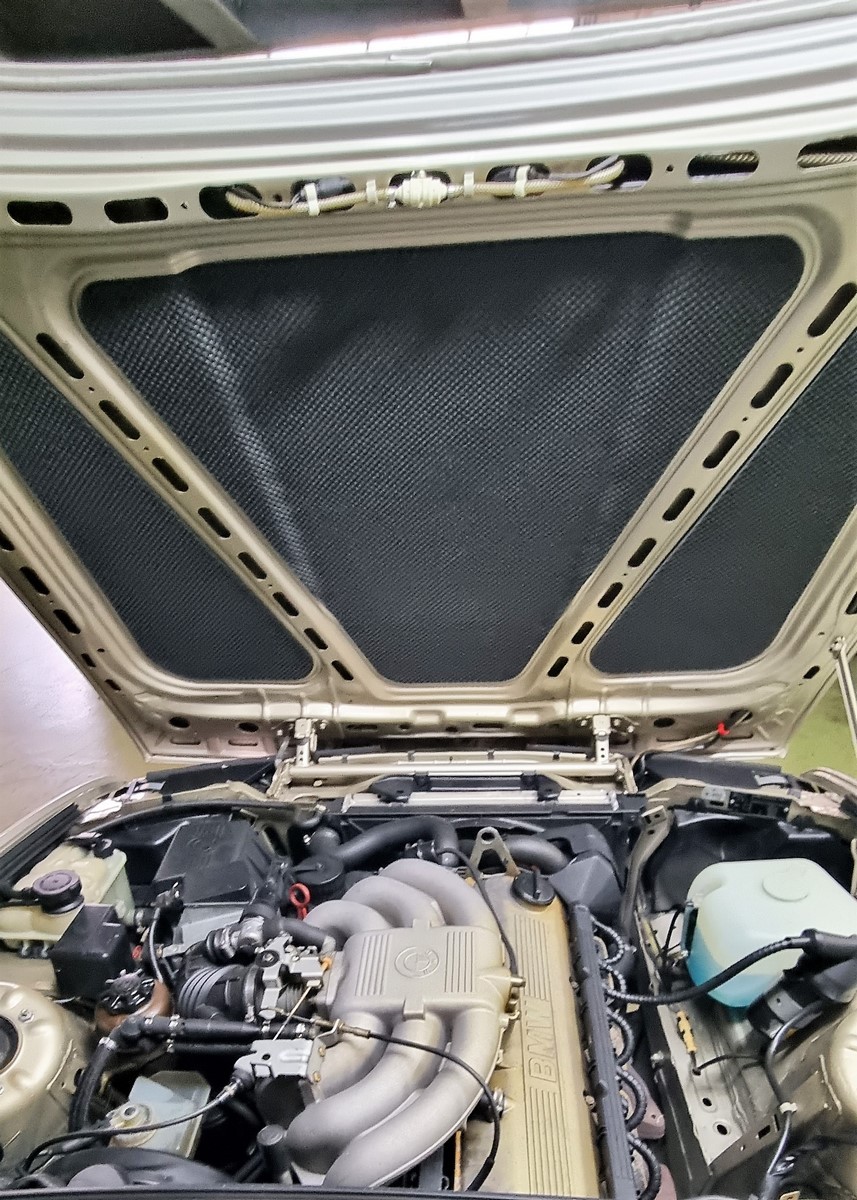 BMW 325i A-image-14