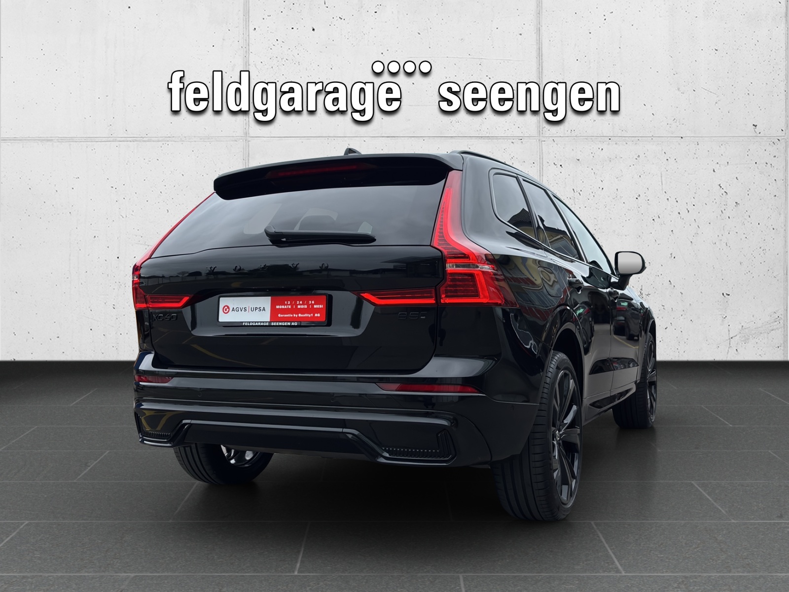 VOLVO XC60 B5 Benzin Mild Hybrid AWD Ultra Dark Geartronic mit AHK, Panorama-Ausstell-/Schiebedach & fortl. Werksgarantie 5 Jahre-image-4