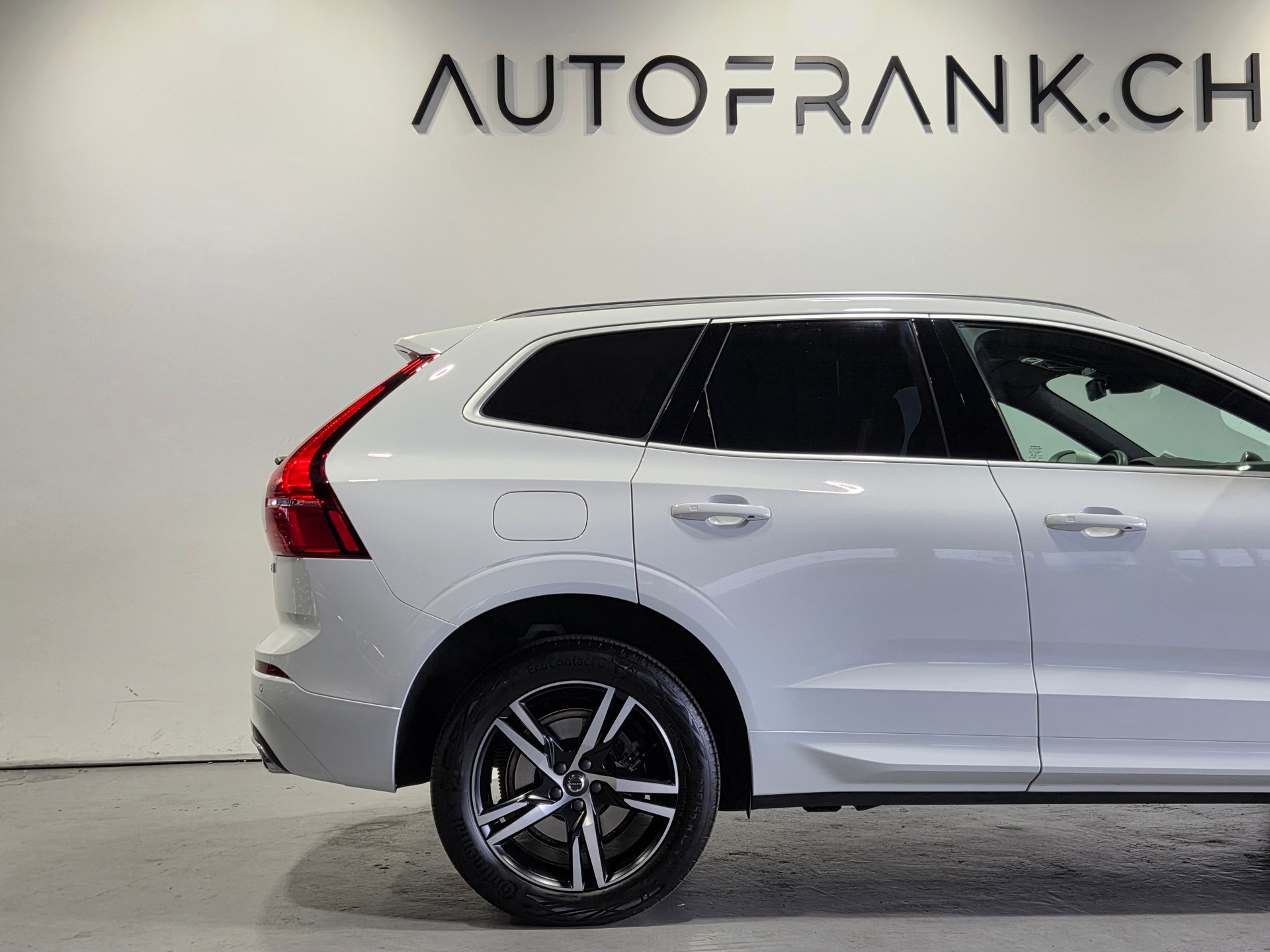 VOLVO XC60 2.0 T8 TE R-Design eAWD-image-5