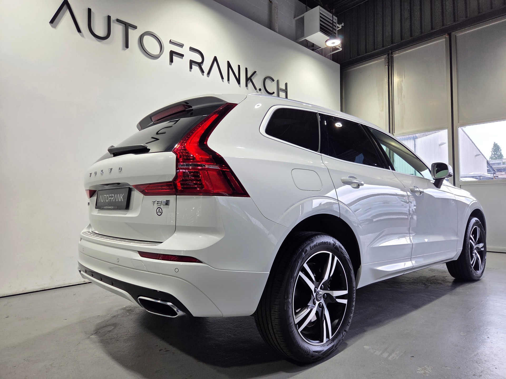 VOLVO XC60 2.0 T8 TE R-Design eAWD-image-8