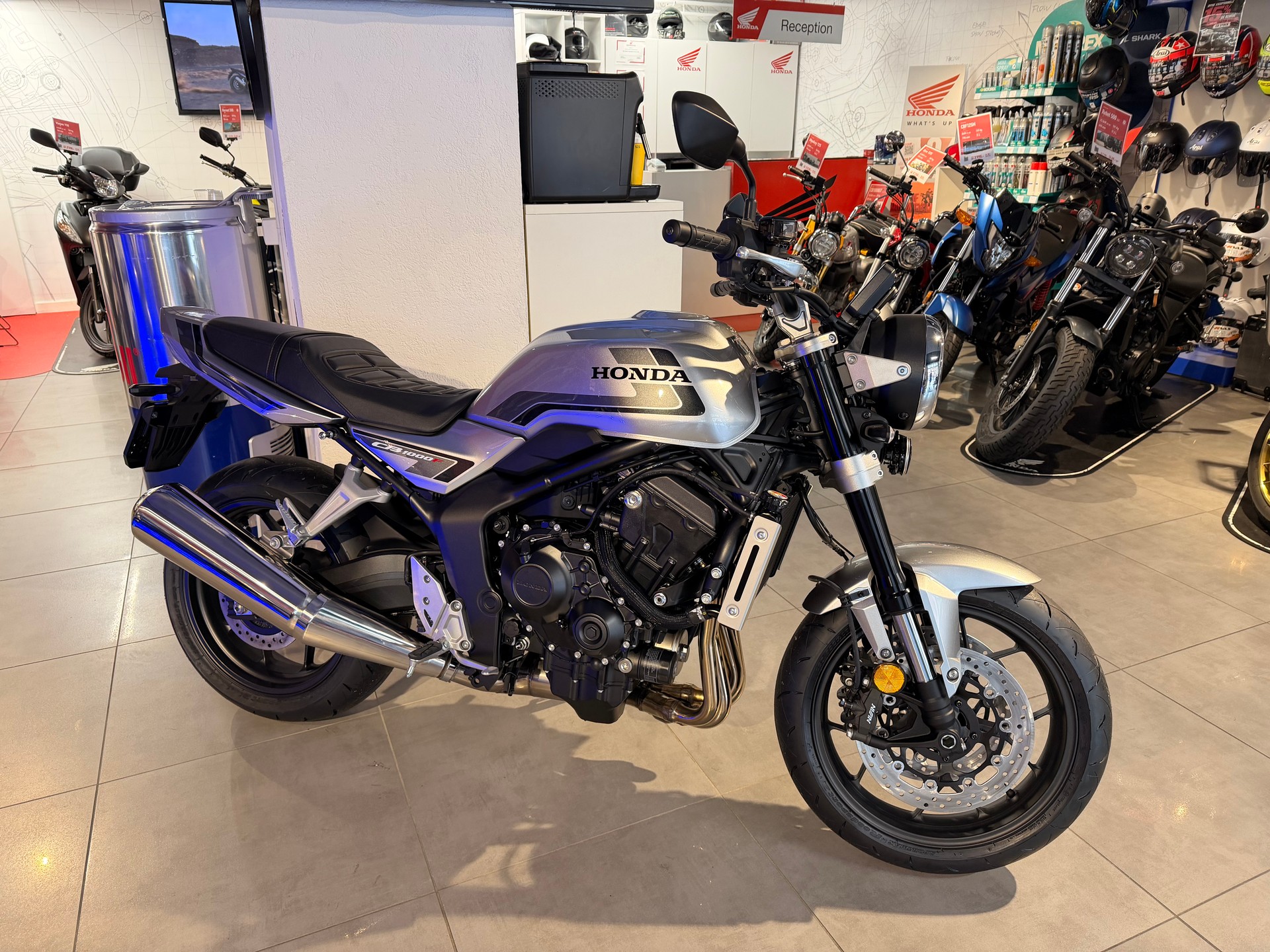 HONDA CB 1000F-image-1