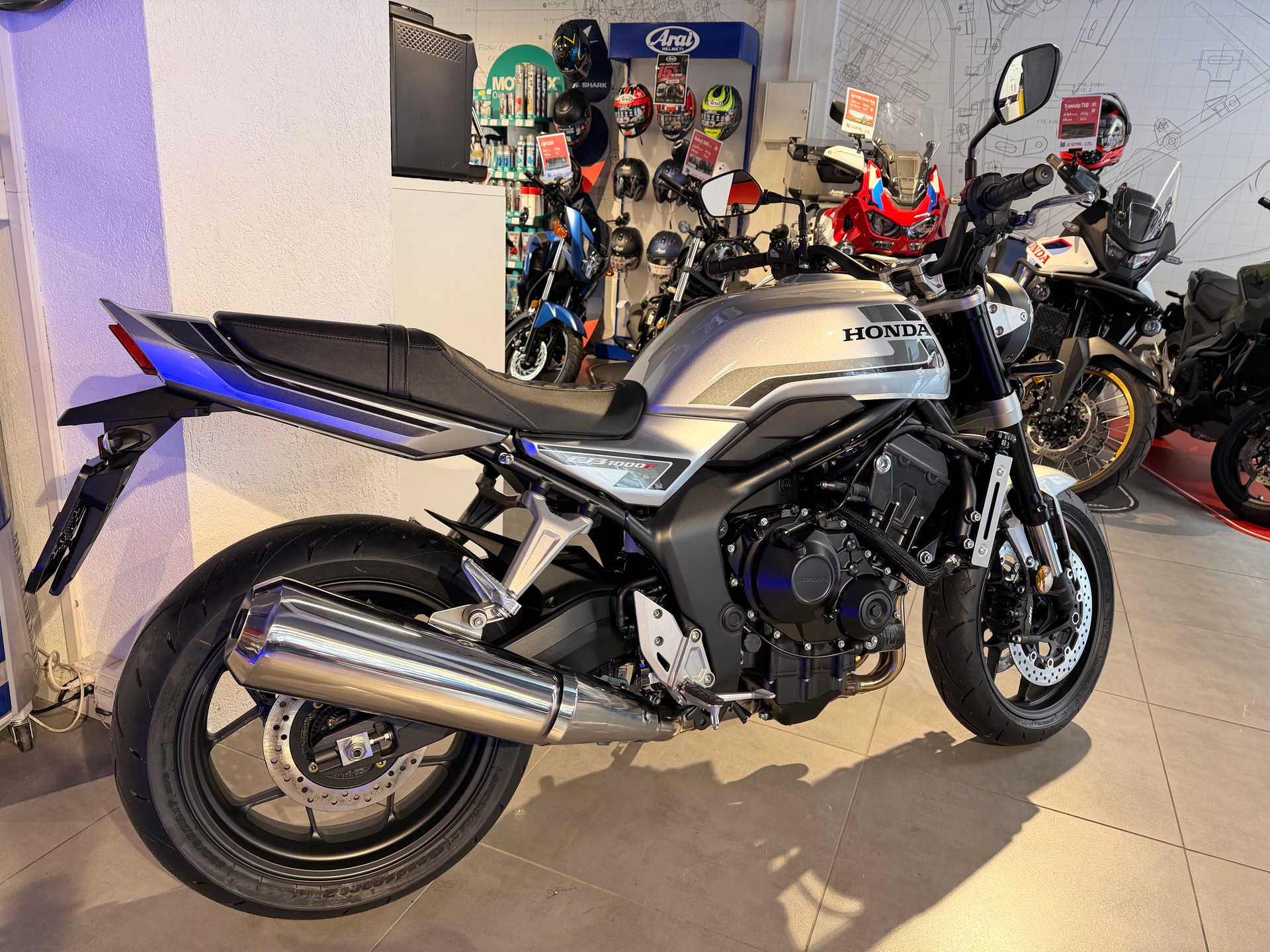 HONDA CB 1000F-image-2