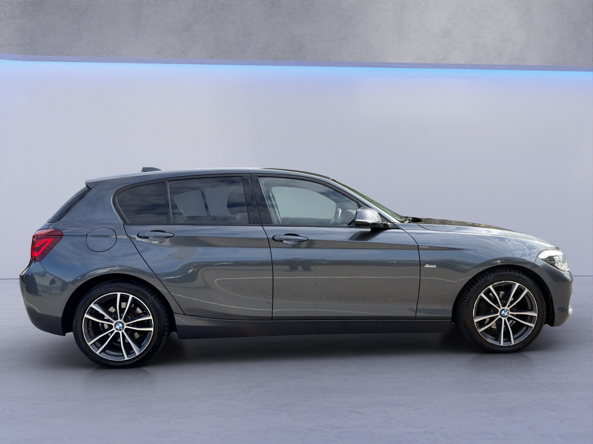 BMW 118i Sport Line Steptronic-showroom-element-2