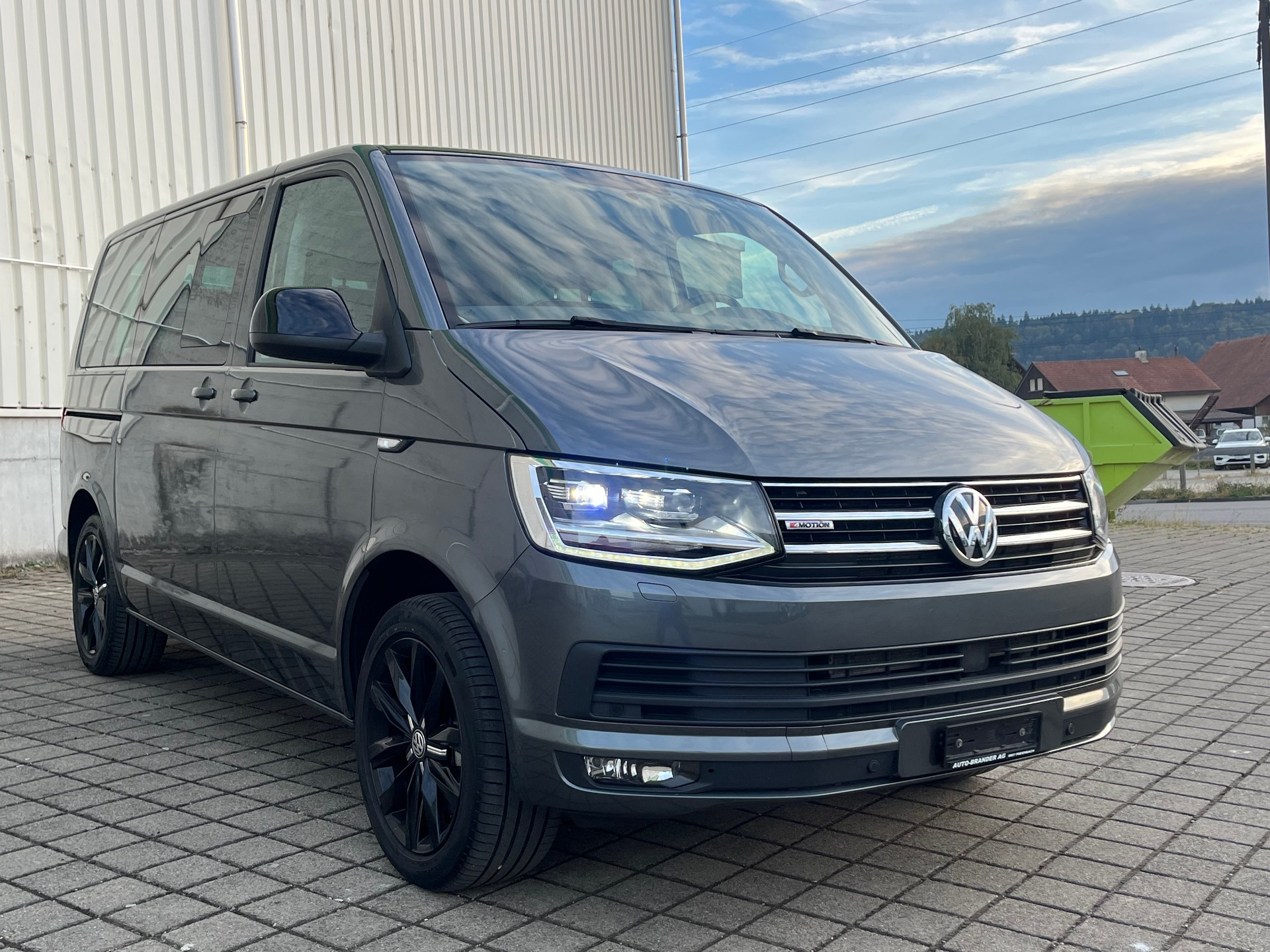 VW T6 Multivan 2.0 Bi-TDI Family Edition 4Motion DSG-image-1